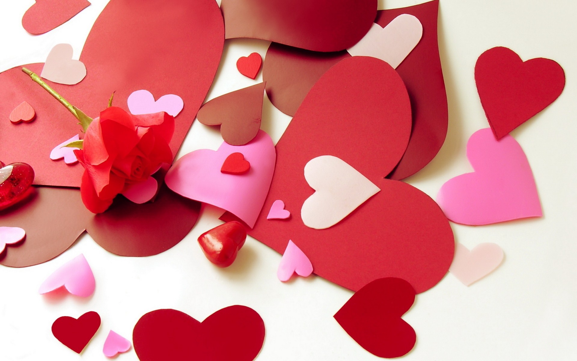 Download Photos Of Love Hearts - HD Wallpaper 