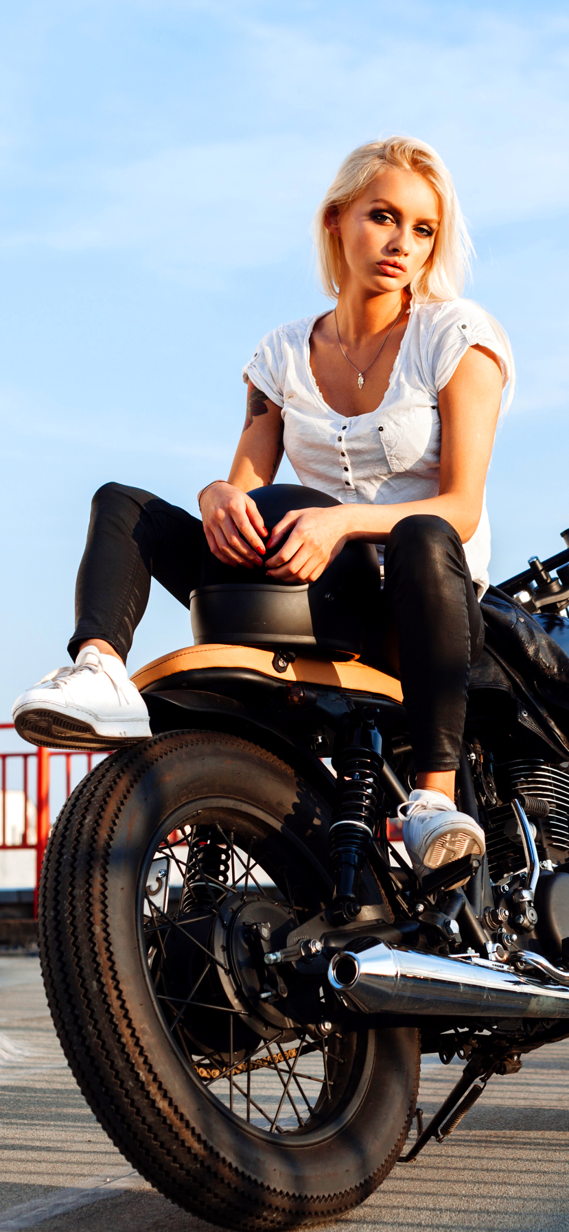 Motorcycle Girl Wallpaper Phone - HD Wallpaper 