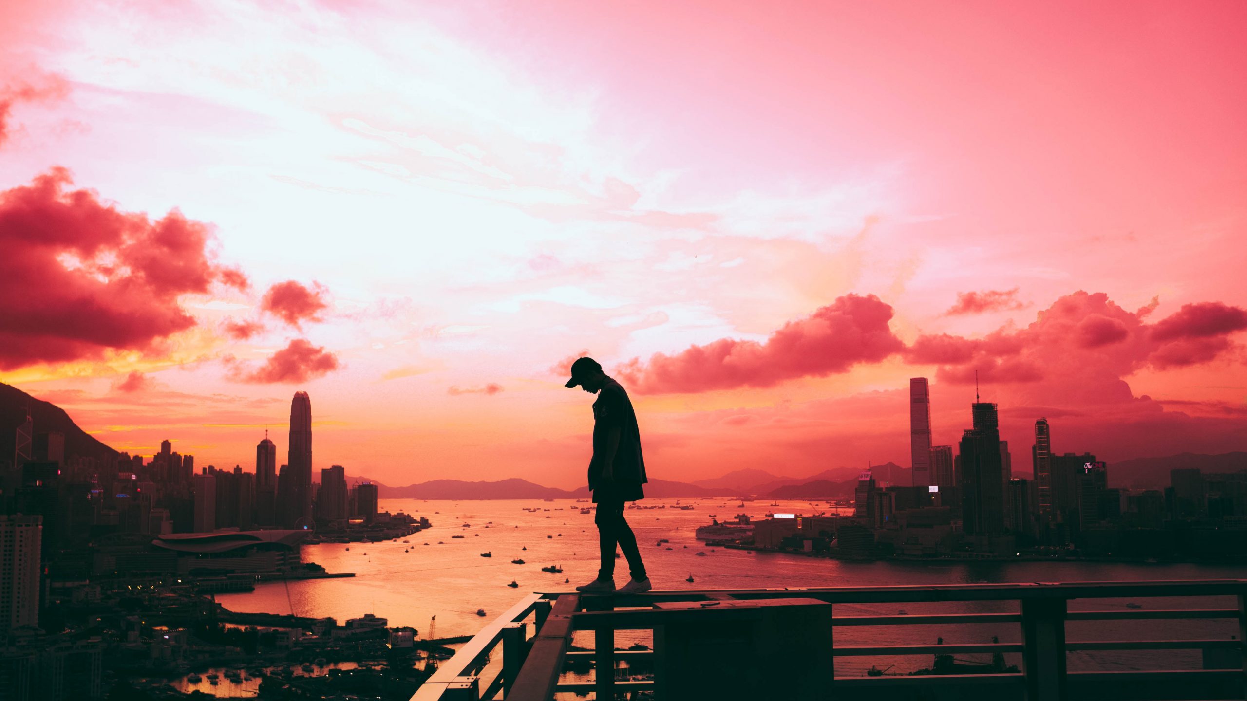 Alone Silhouette - HD Wallpaper 