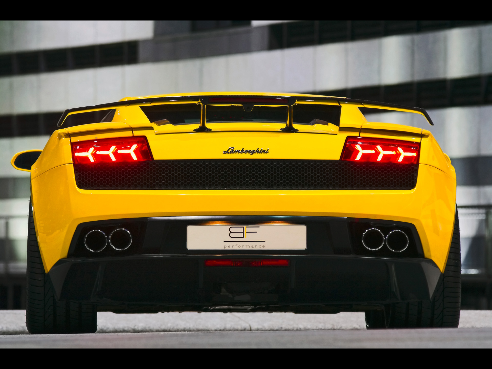 2010 Yellow Lamborghini Gallardo - HD Wallpaper 