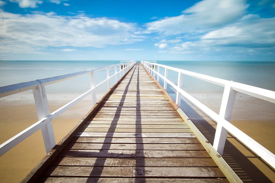Beach Pier By Top Wallpapers - Symmetrical Beach - HD Wallpaper 