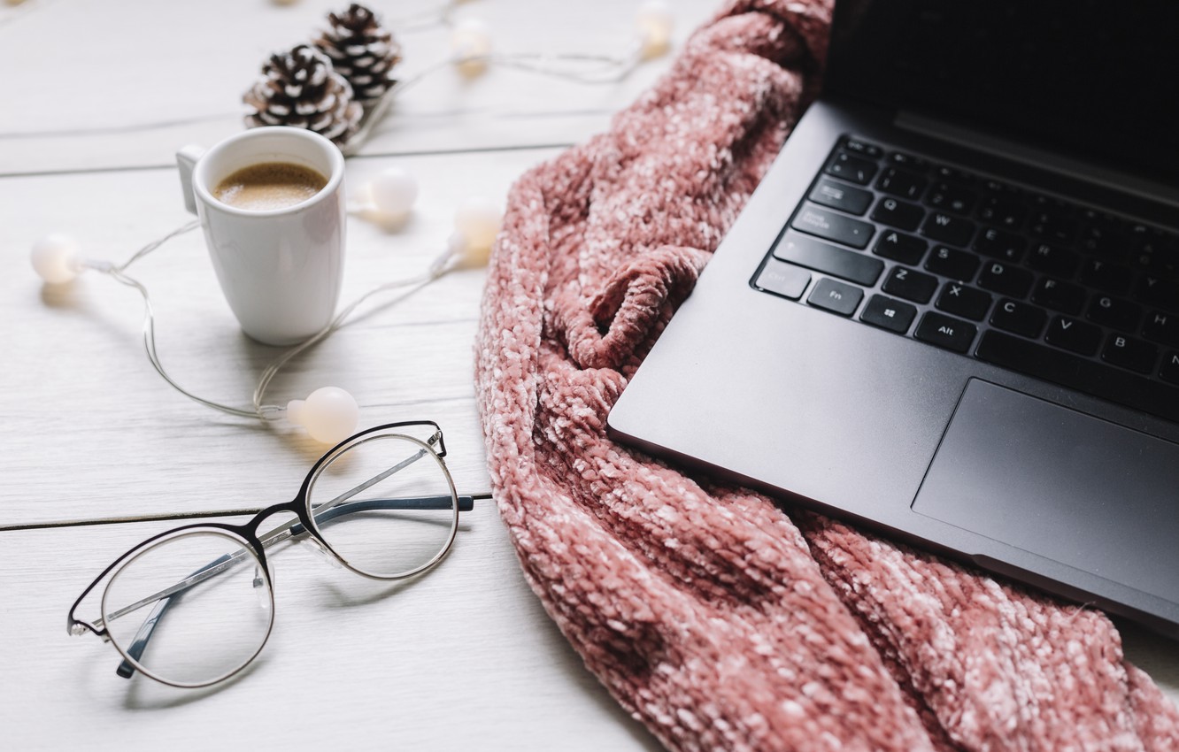 Photo Wallpaper Winter, Scarf, Glasses, Laptop, Winter, - Coffee Cup Mac Laptop - HD Wallpaper 