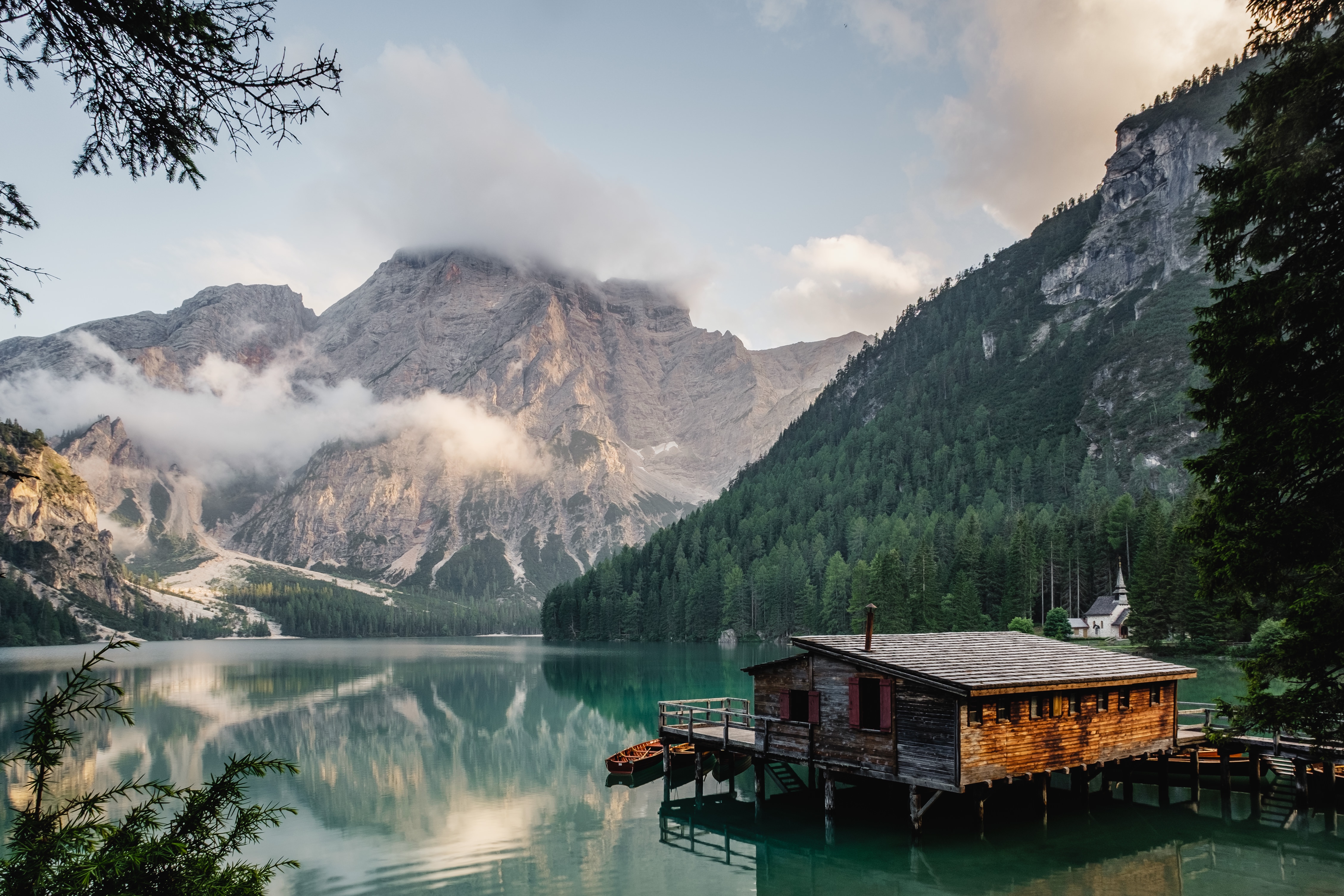 The Serenity Of A Mountain Lake For Mac, Iphone, Ipad, - Cabin On Lake In Mountains - HD Wallpaper 