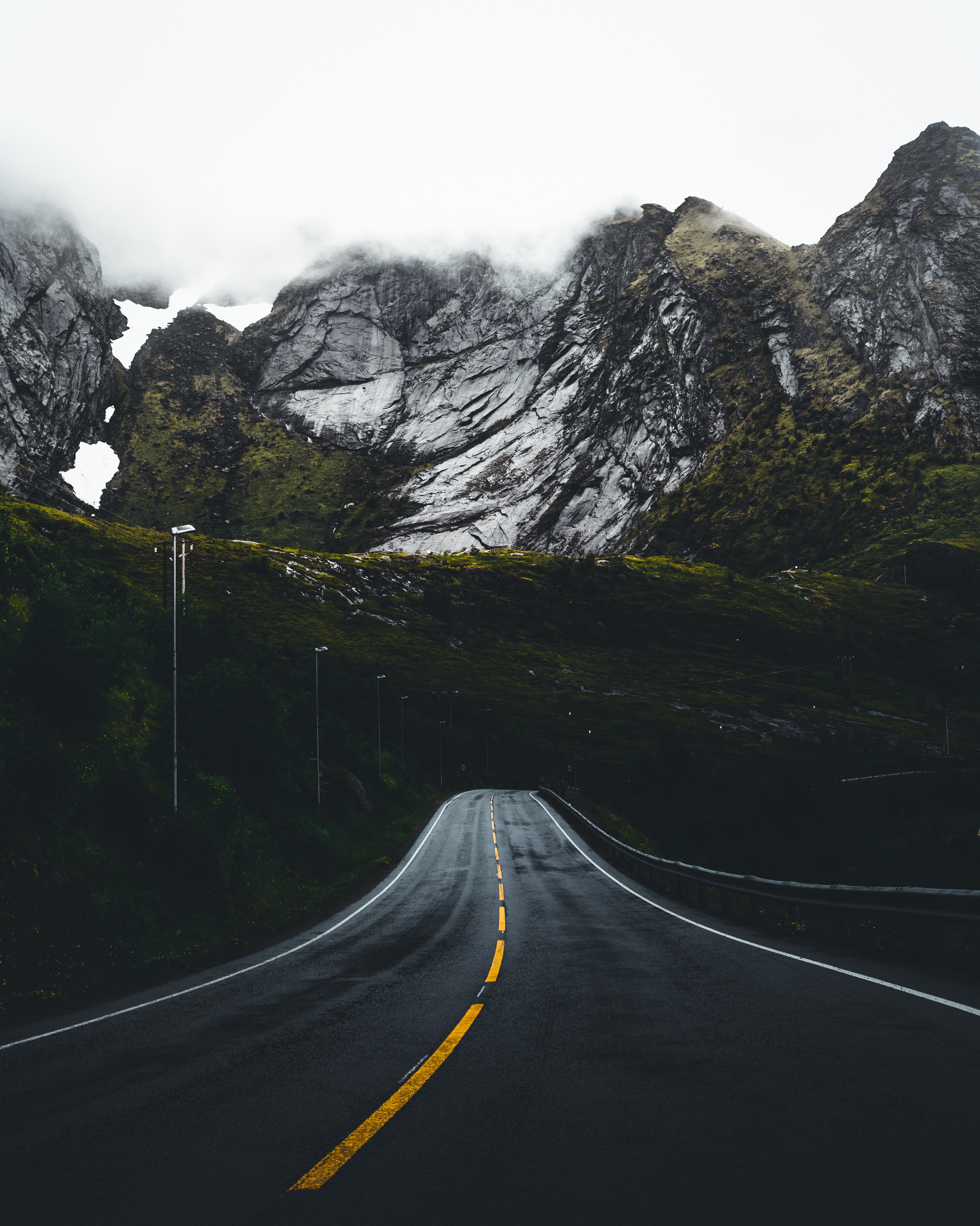 Road In The Mountains - HD Wallpaper 
