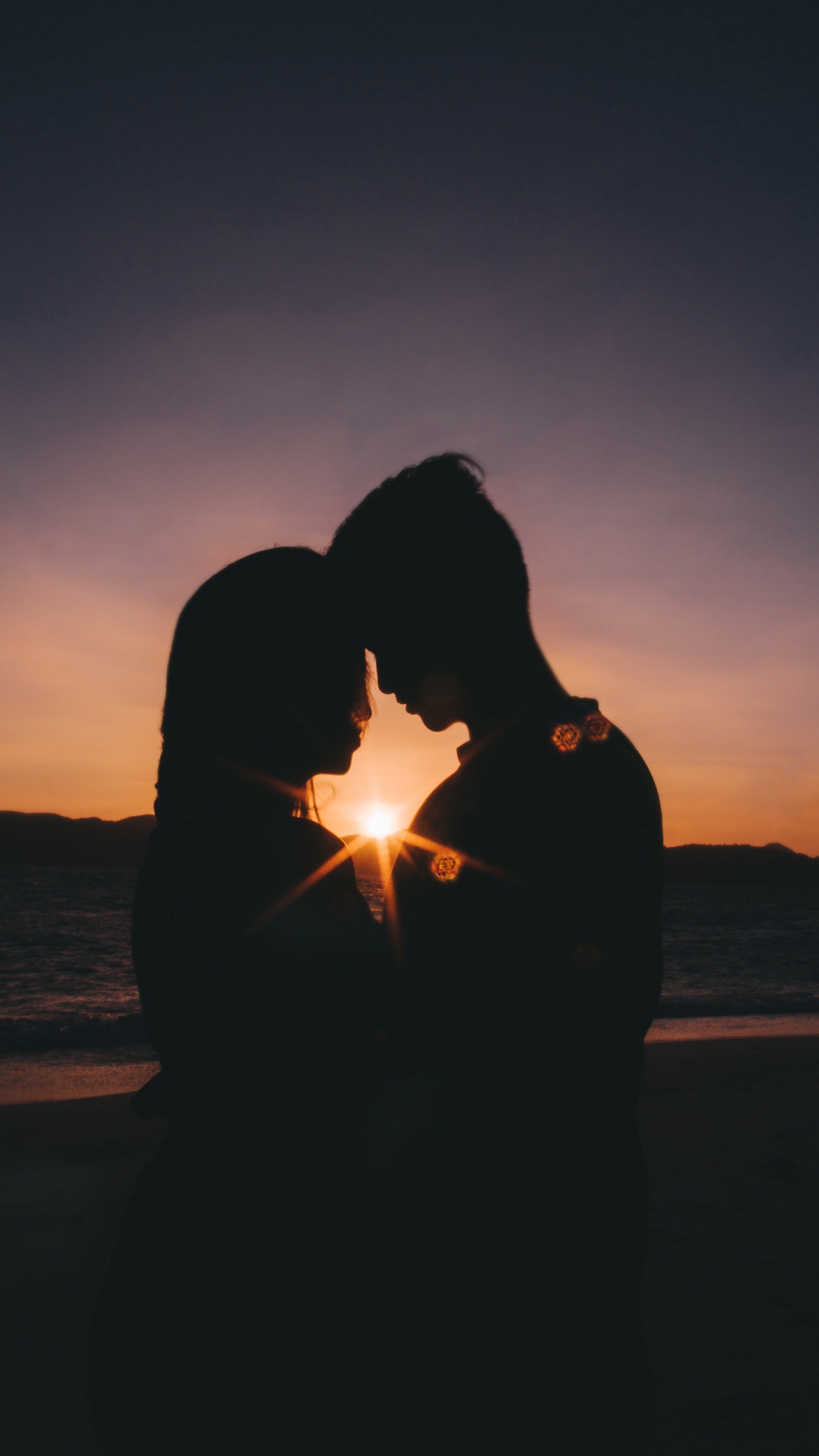 Wallpaper Couple, Silhouettes, Love, Sea, Sunset, Horizon - Couple Silhouette Wallpaper Iphone - HD Wallpaper 