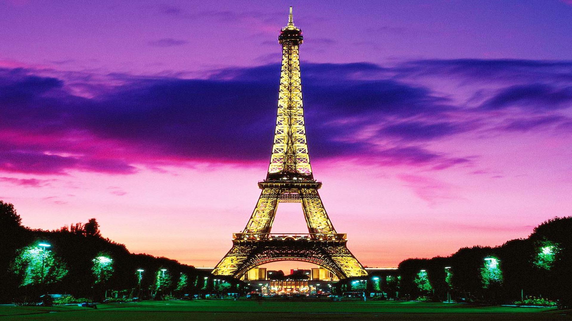 Eiffel Tower Wallpaper - HD Wallpaper 
