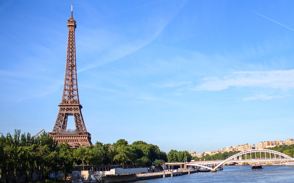 Eiffel Tower - HD Wallpaper 