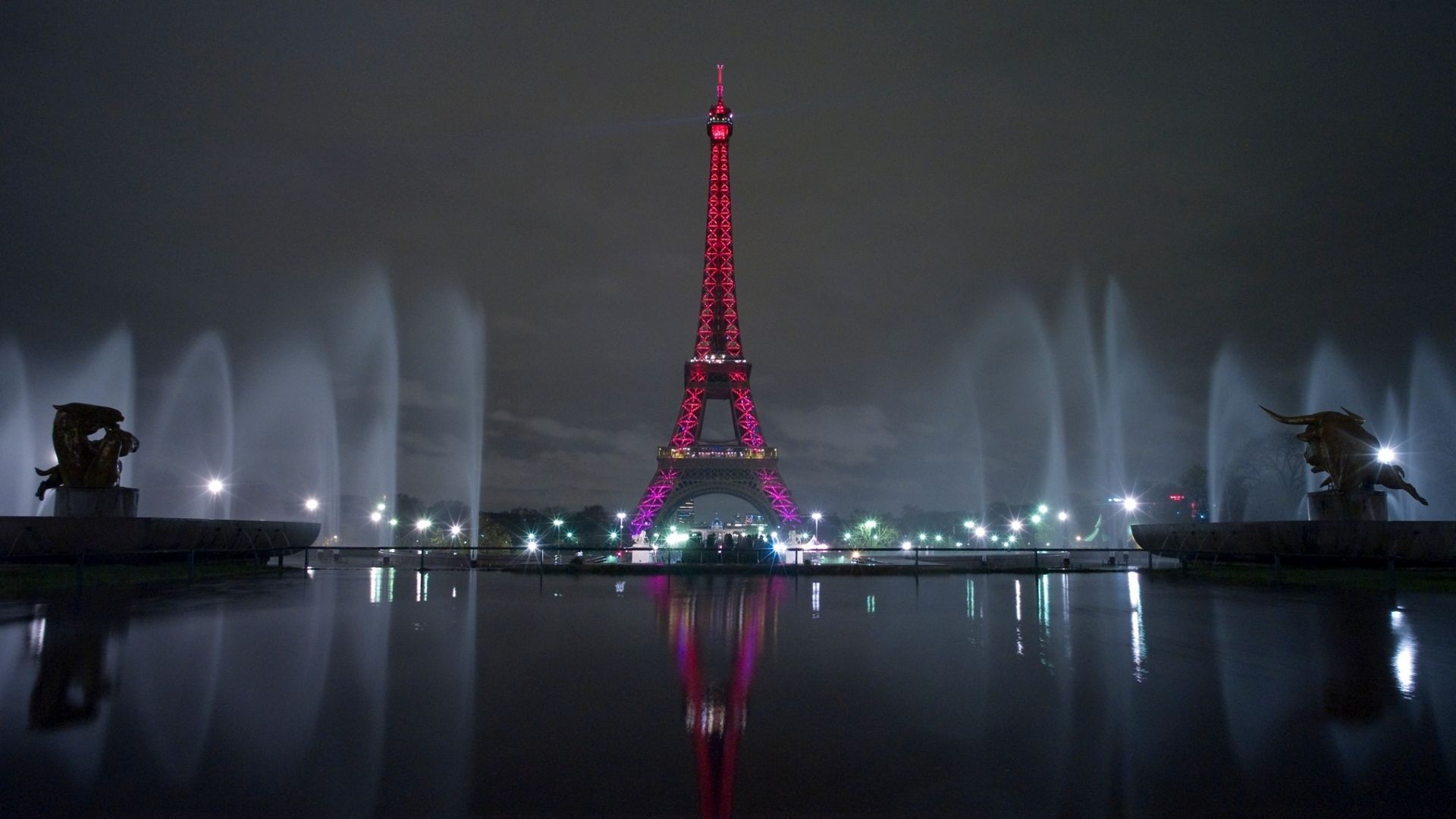 Perfect View Eiffel Tower - Amazing Wallpapers For Laptop - HD Wallpaper 