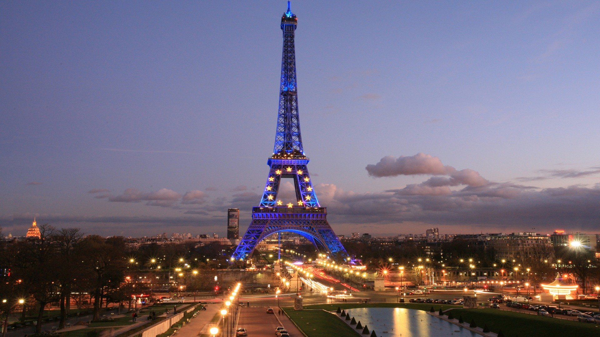 Free Eiffel Tower Wallpaper By Jordan Habrin On Fl - HD Wallpaper 