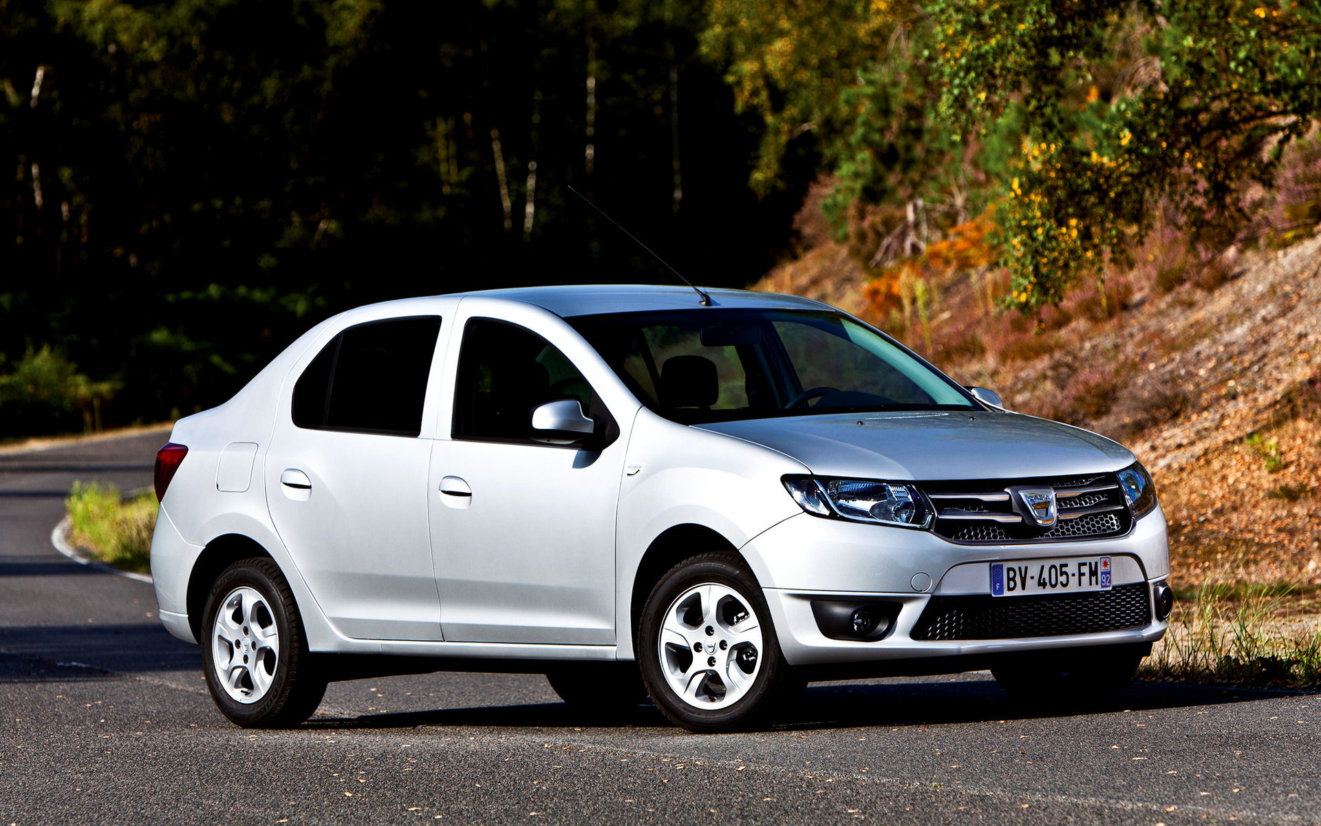 Dacia Logan Wallpapers And Hd Images - Dacia Logan Saloon Uk - HD Wallpaper 
