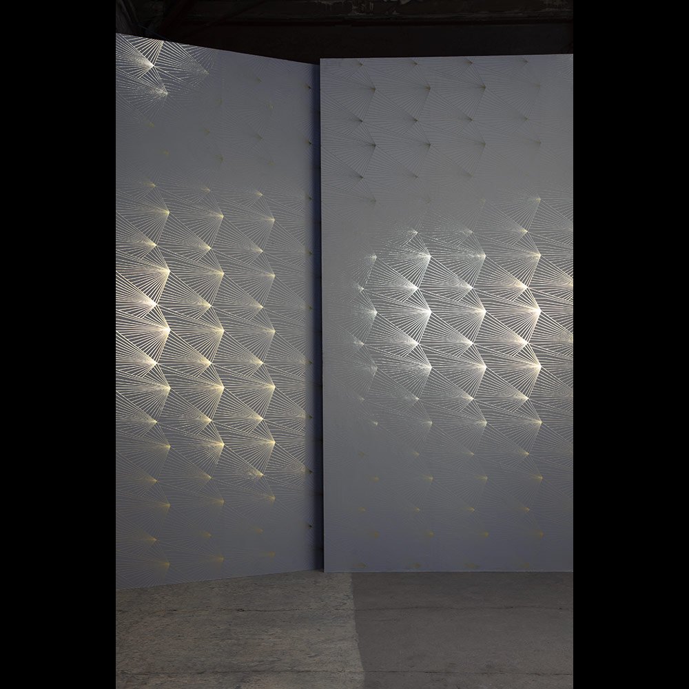 Fan Gold Zinc Grey Wallpaper - Papier Peint Fan Erica Wakerly - HD Wallpaper 