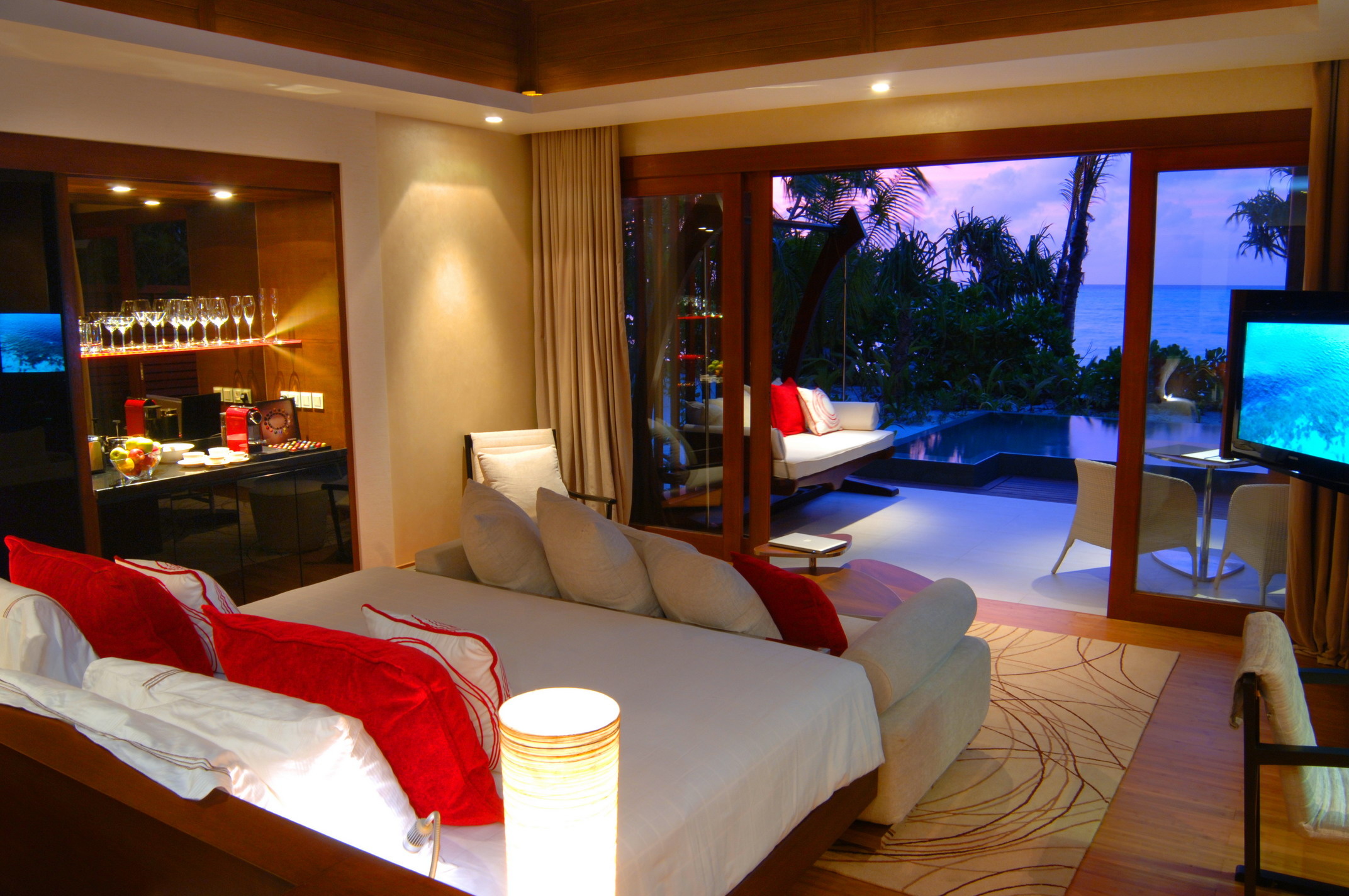 Luxury Bedroom - HD Wallpaper 