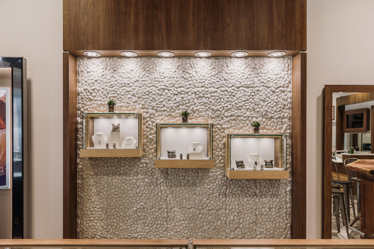 Jewellery Shop Wall Design - HD Wallpaper 