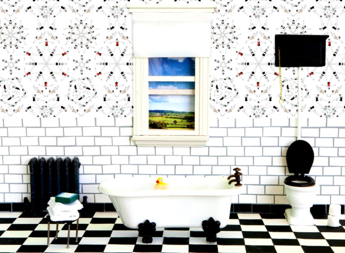 Bathroom Wallpaper Designs For Dramatic Bathroom Background - Trend 2019 - HD Wallpaper 
