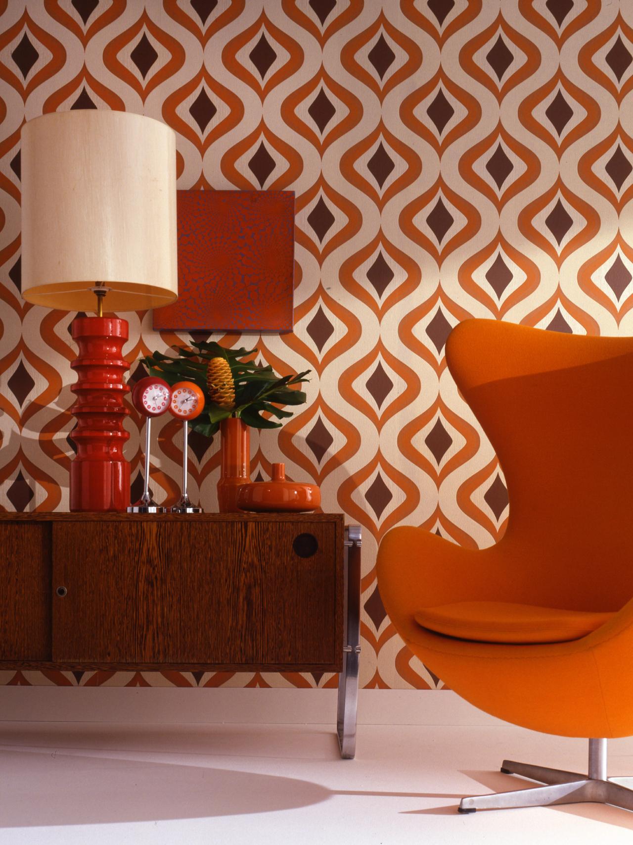 Best Online Sources For Wallpaper Hgtvs Decorating - Retro Wallpaper Living Room - HD Wallpaper 