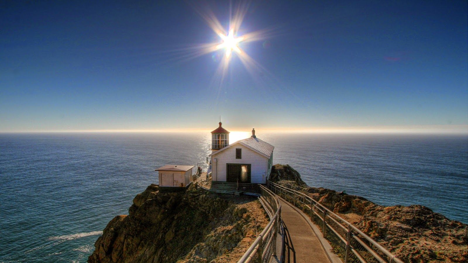 Samsung Galaxy S5 Wallpapers - No One Who Lights A Lamp Conceals It With A Vessel - HD Wallpaper 