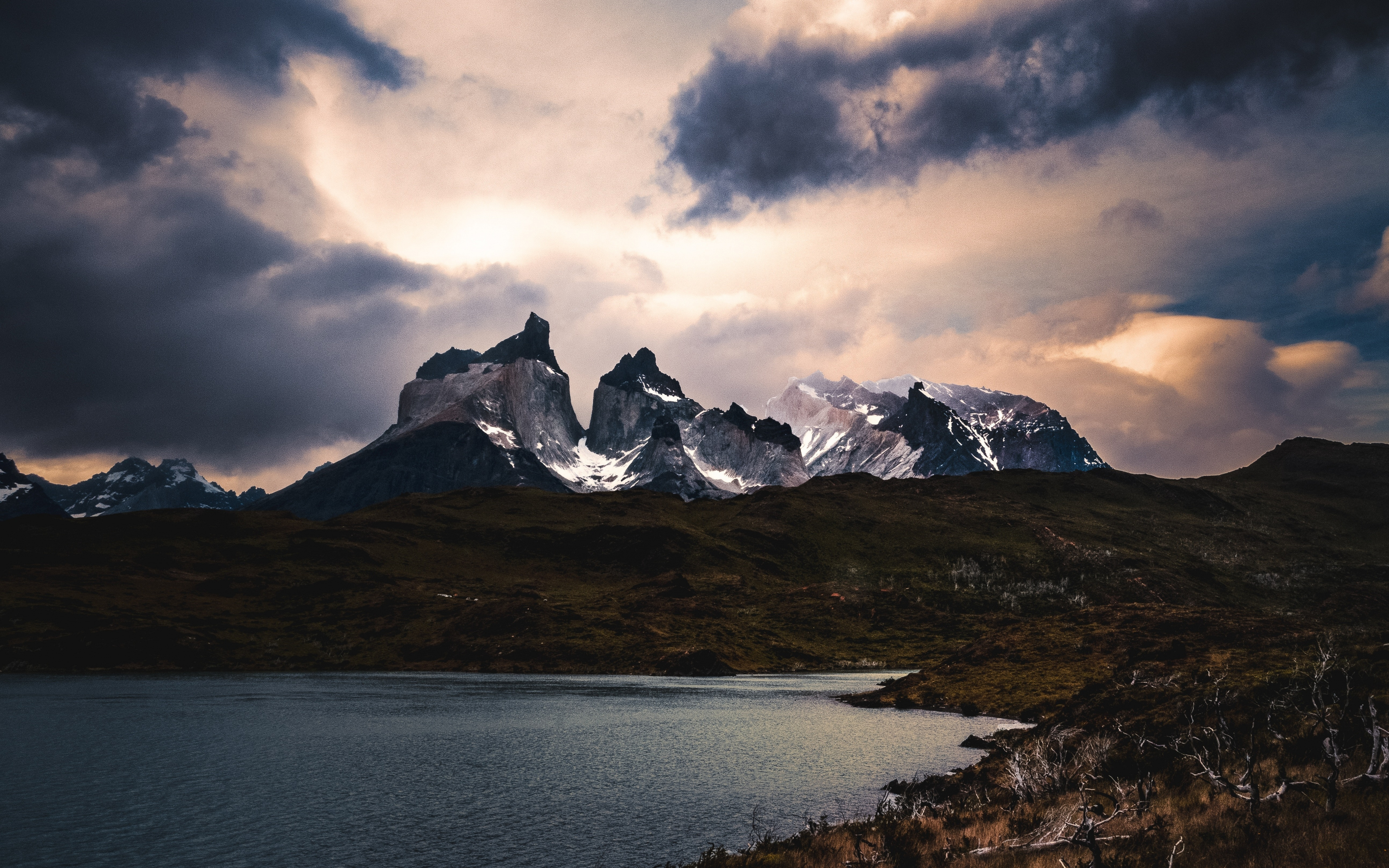 Chile, Mountains, Lake, Clouds, Landscape, Wallpaper - Torres Del Paine National Park - HD Wallpaper 