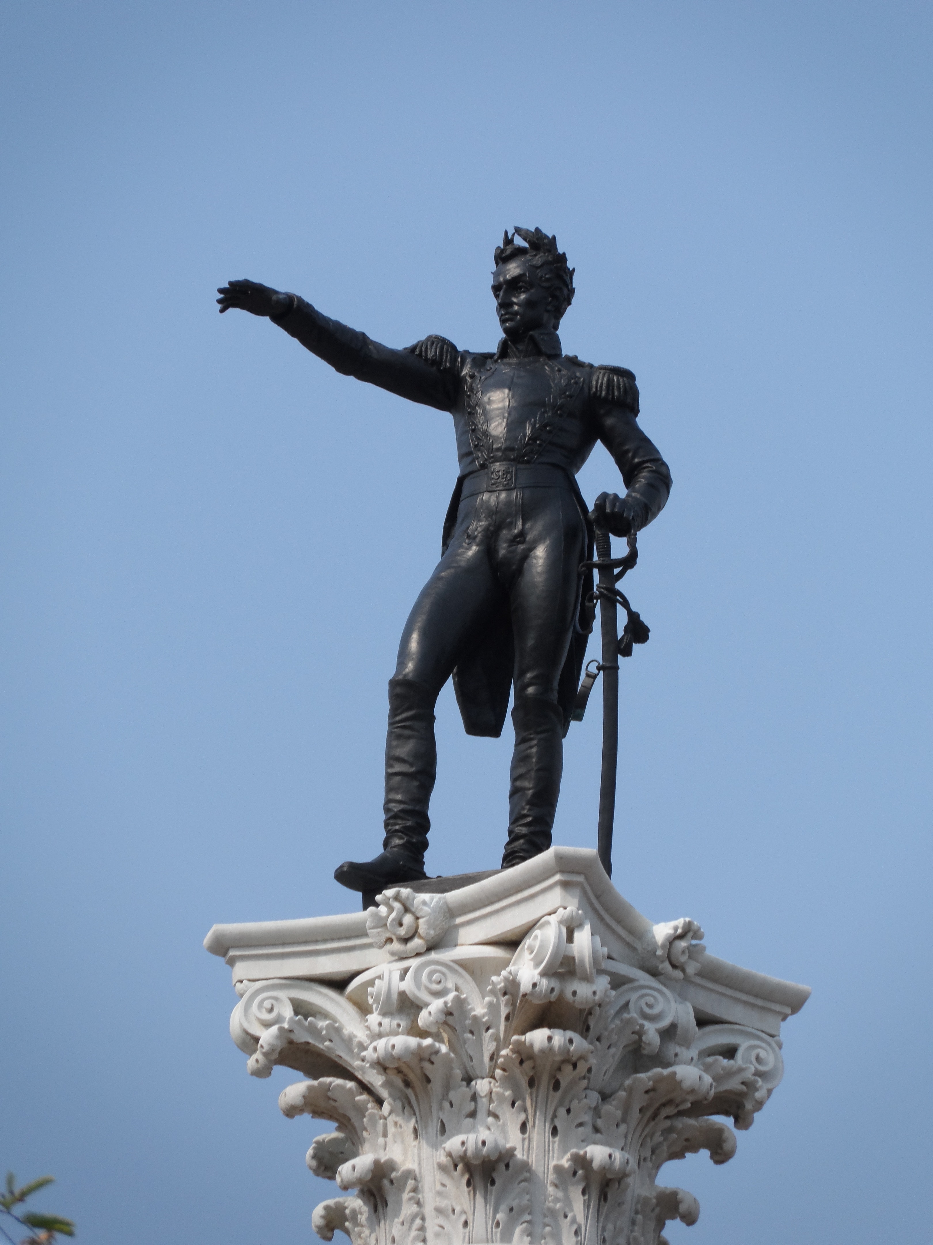 Estatua De Simón Bolívar - HD Wallpaper 