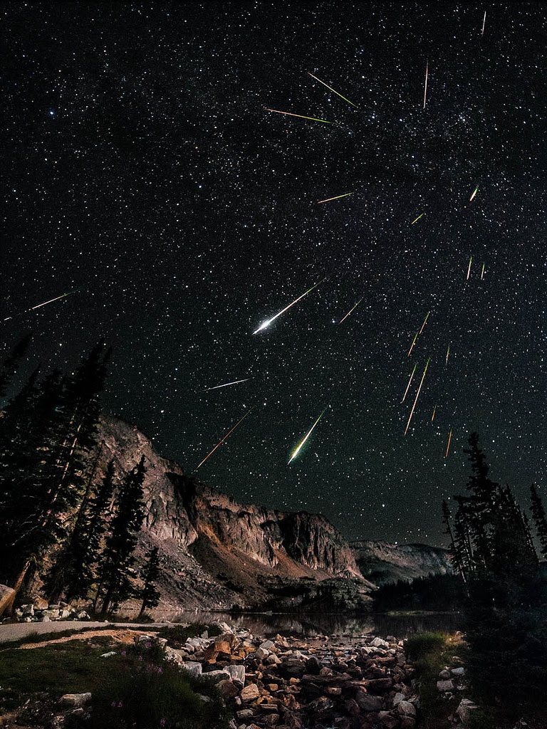 Meteor Shower In Pakistan - HD Wallpaper 