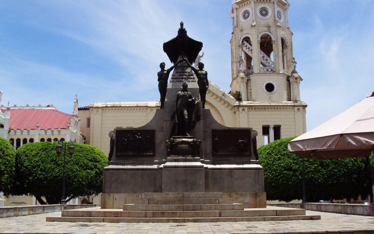 Monumento, Simon Bolivar, Panama Wallpaper Download - Iglesia De San Francisco De Asis - HD Wallpaper 