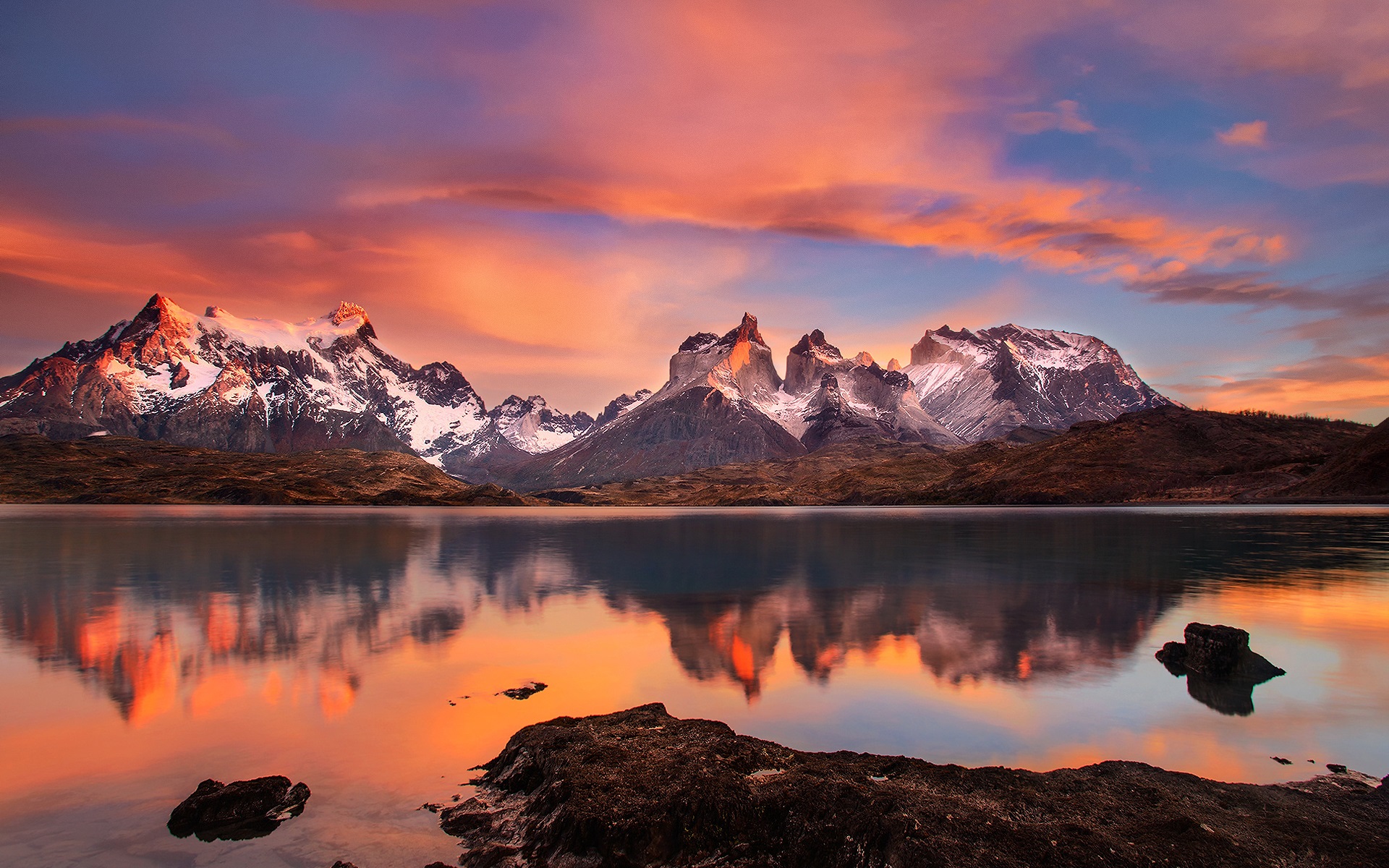 Wallpaper Chile, Patagonia, Andes Mountains, Lake, - Torres Del Paine National Park - HD Wallpaper 