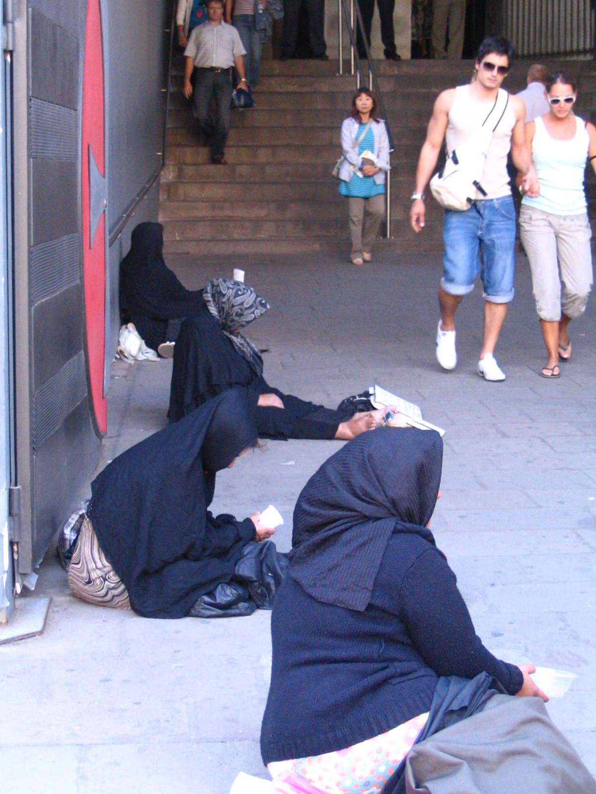 Sitting - HD Wallpaper 