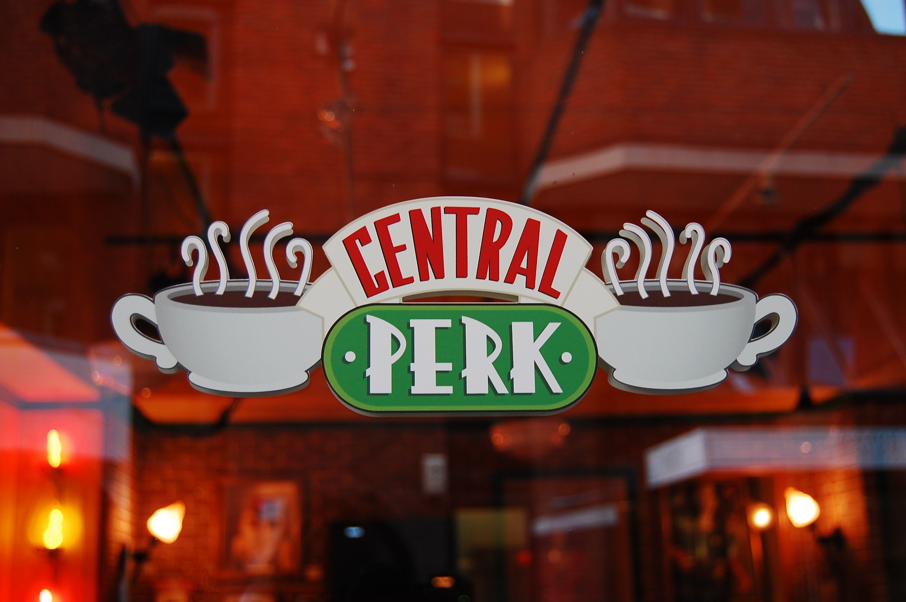 Friends Central Perk Hd Wallpapers 
 Data Src Vertical - Soho - HD Wallpaper 