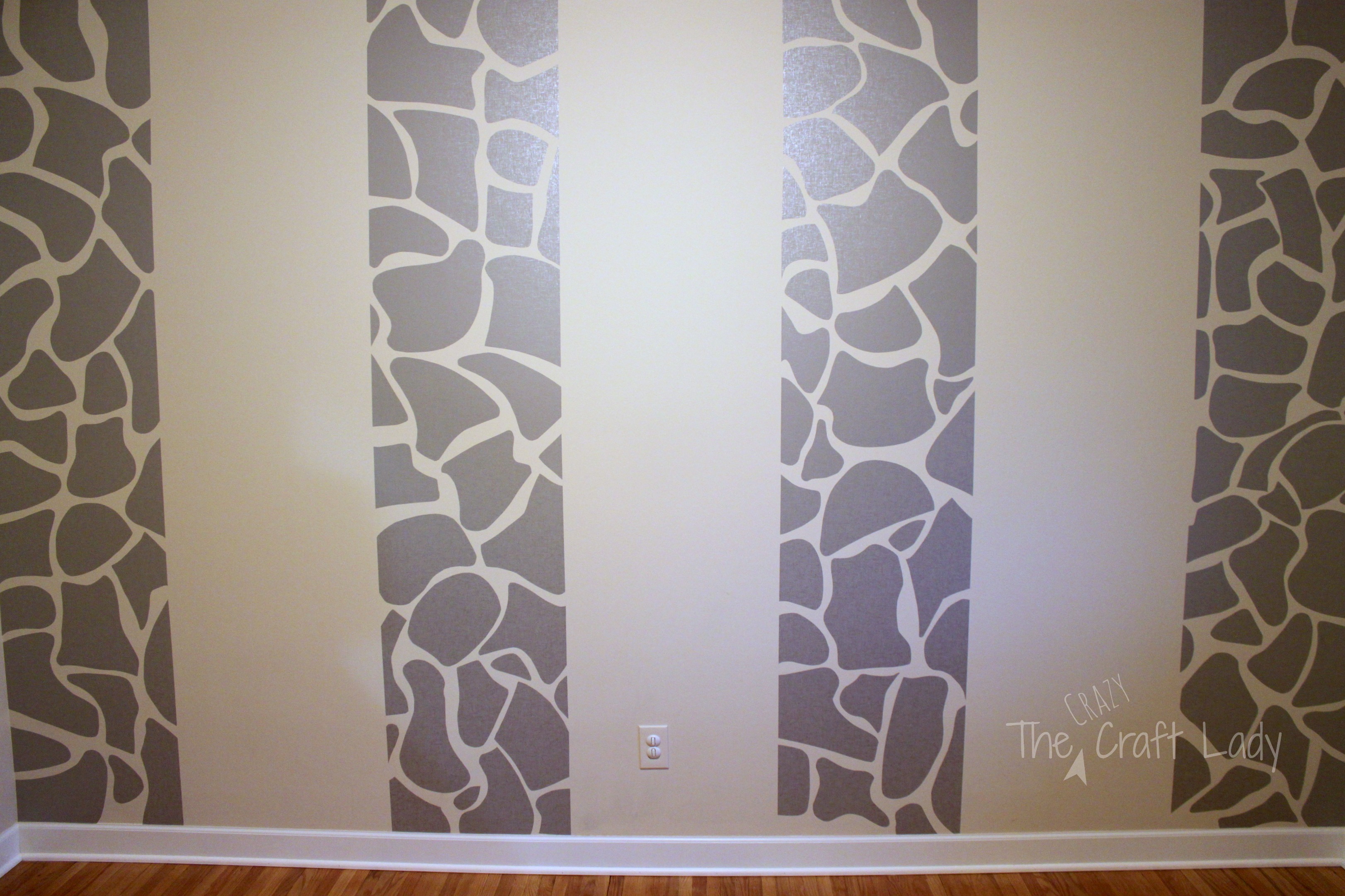 Giraffe Striped Feature Wall Using Removable Wallpaper - Using Two Different Wallpapers On One Wall - HD Wallpaper 
