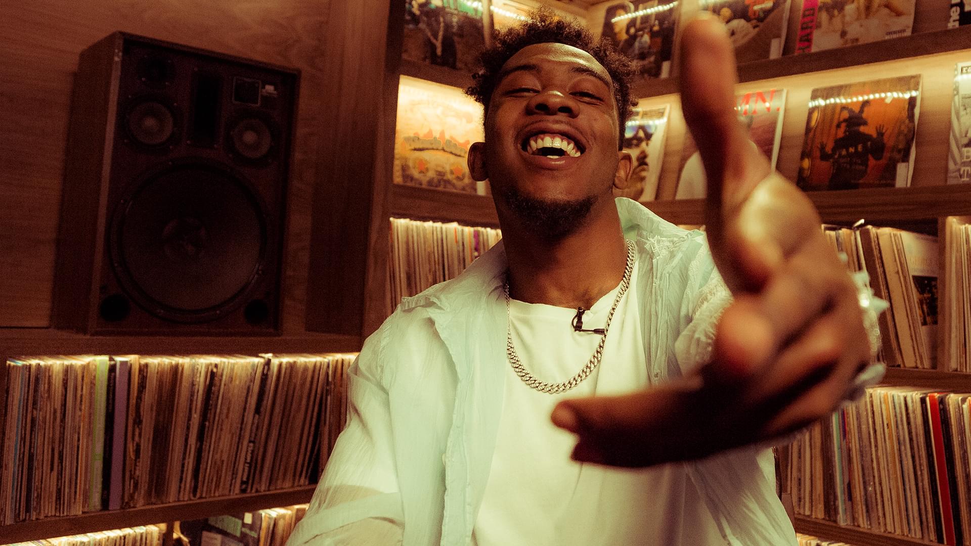 Studio Monitor - HD Wallpaper 