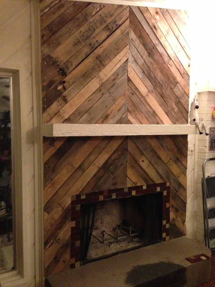 Pallet Wood Surrounding Fireplace - HD Wallpaper 