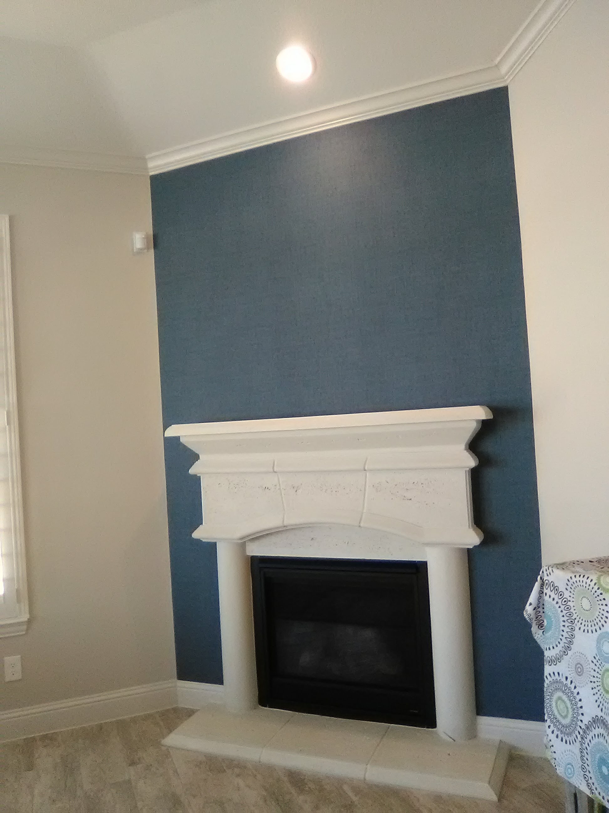 Fireplace Wall Accent Color - HD Wallpaper 