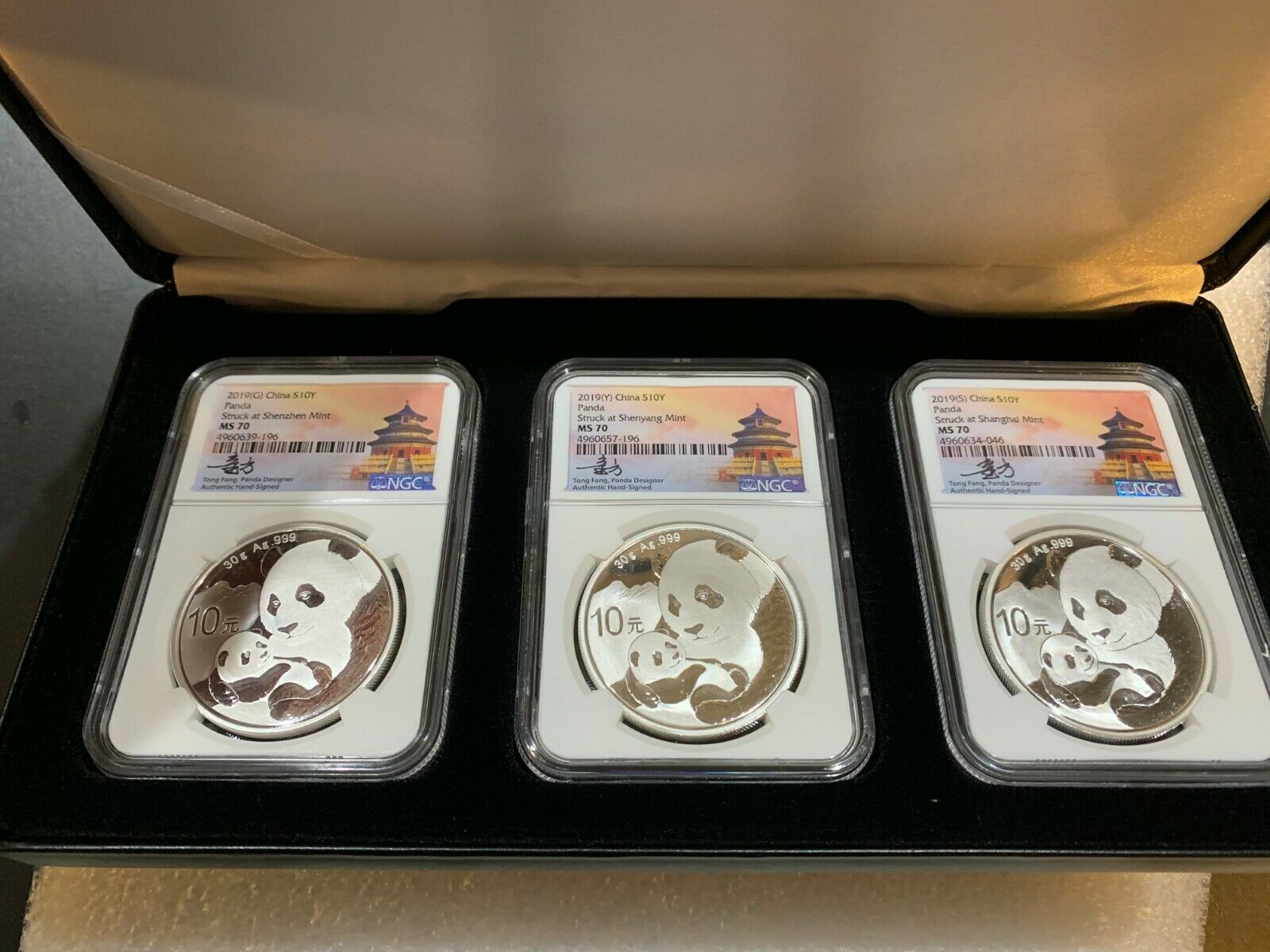 Silver - HD Wallpaper 