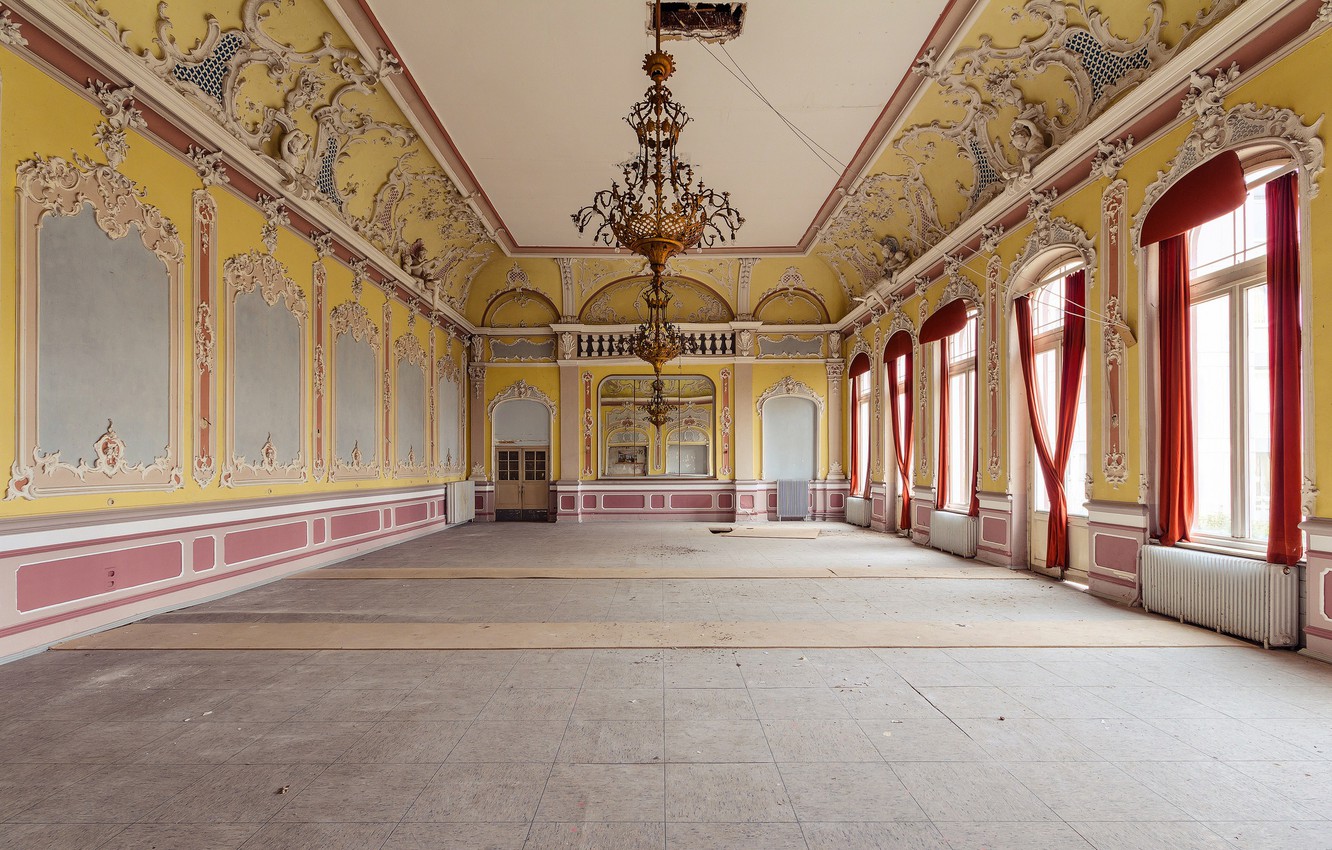 Photo Wallpaper Windows, Palace, Abandoned, Hall, Chandelier, - Ceiling - HD Wallpaper 