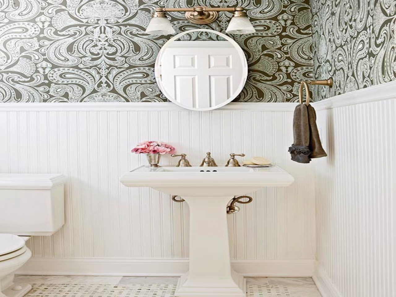 Bathroom Half Wallpapered Walls Wainscoting And Wallpapergrasscloth - Wainscoting Wallpaper Bathroom - HD Wallpaper 