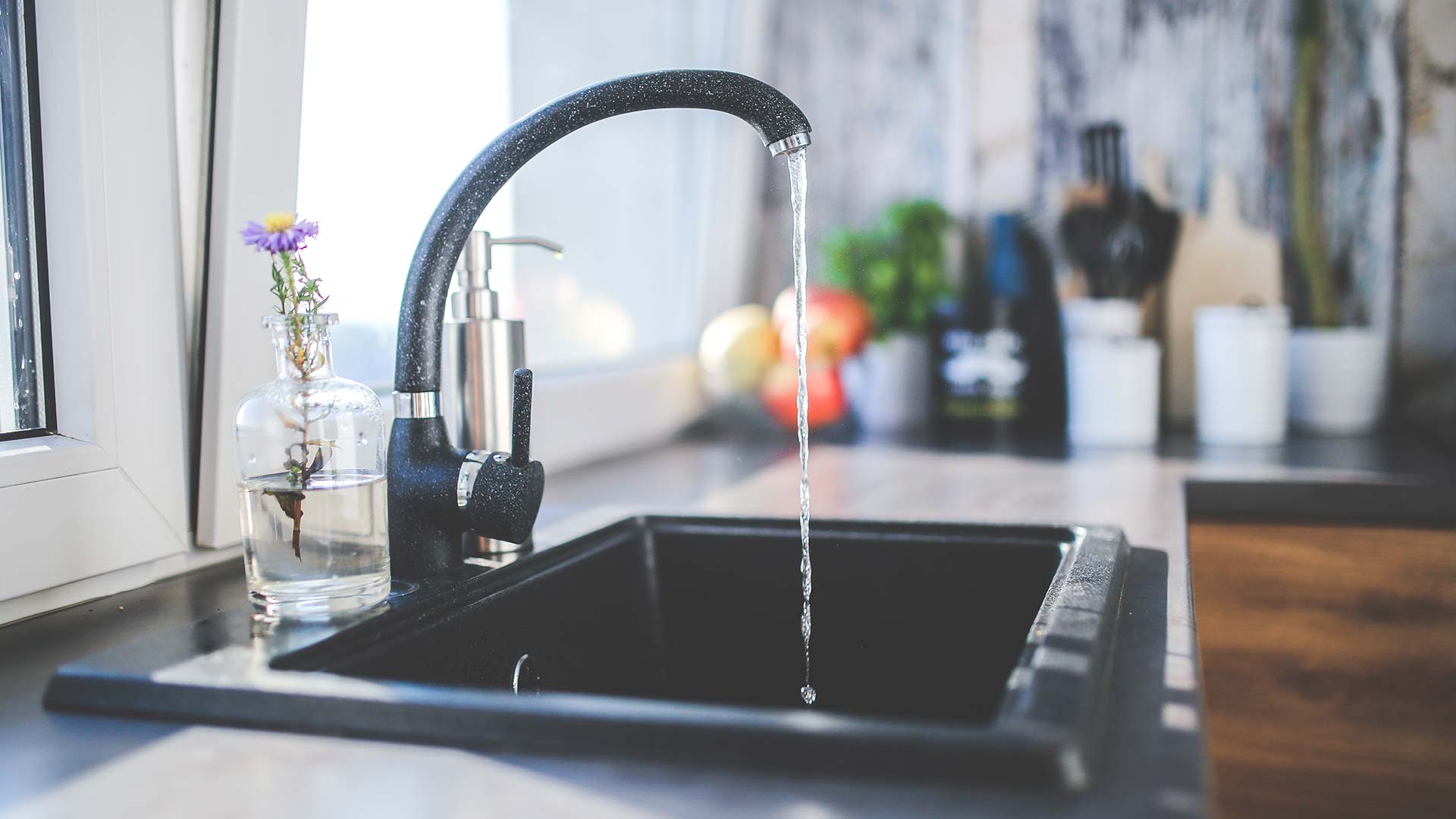 Home Plumbing Services - Drinking Water Room Design - HD Wallpaper 