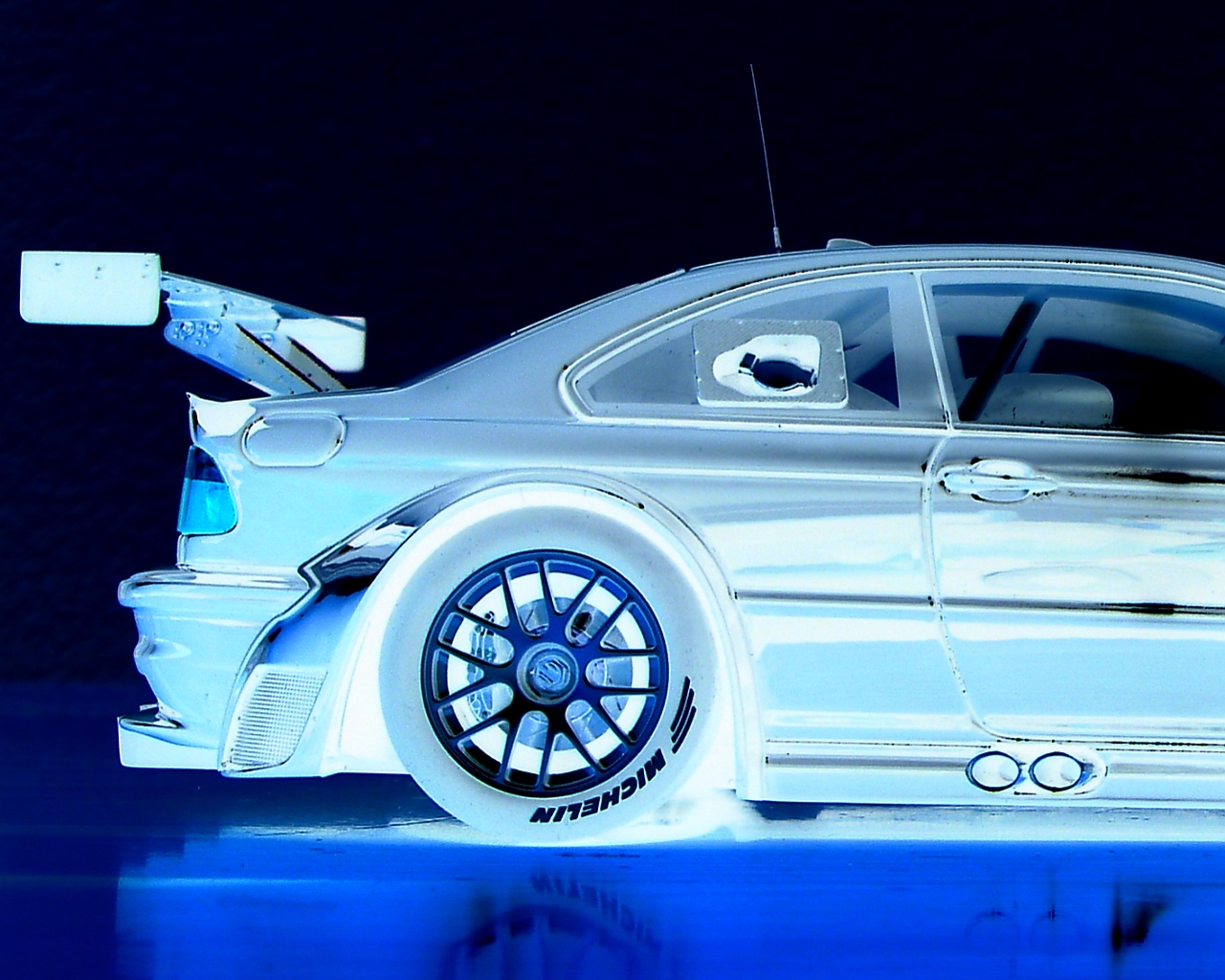 Crazy Bmw Logo 3d Hd Cell Phone - HD Wallpaper 