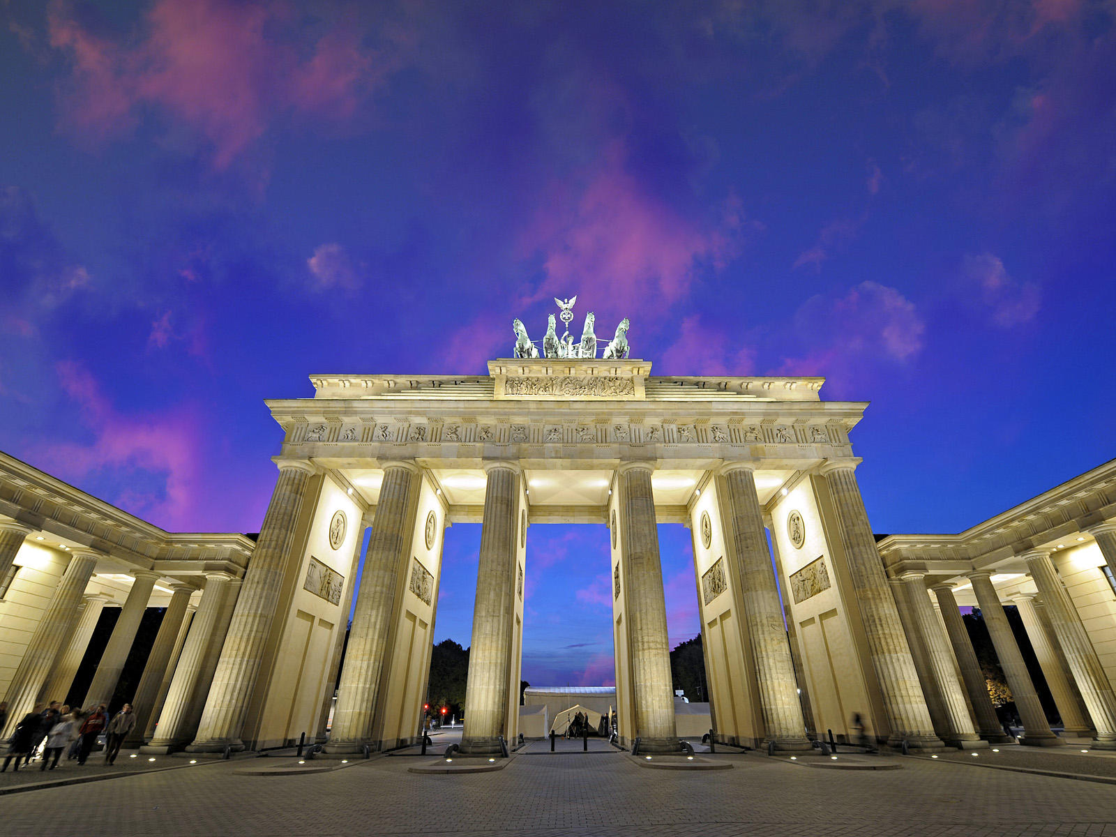 Brandenburger Tor Landmark Wallpaper Hd - Berlin Wallpaper Hd - HD Wallpaper 