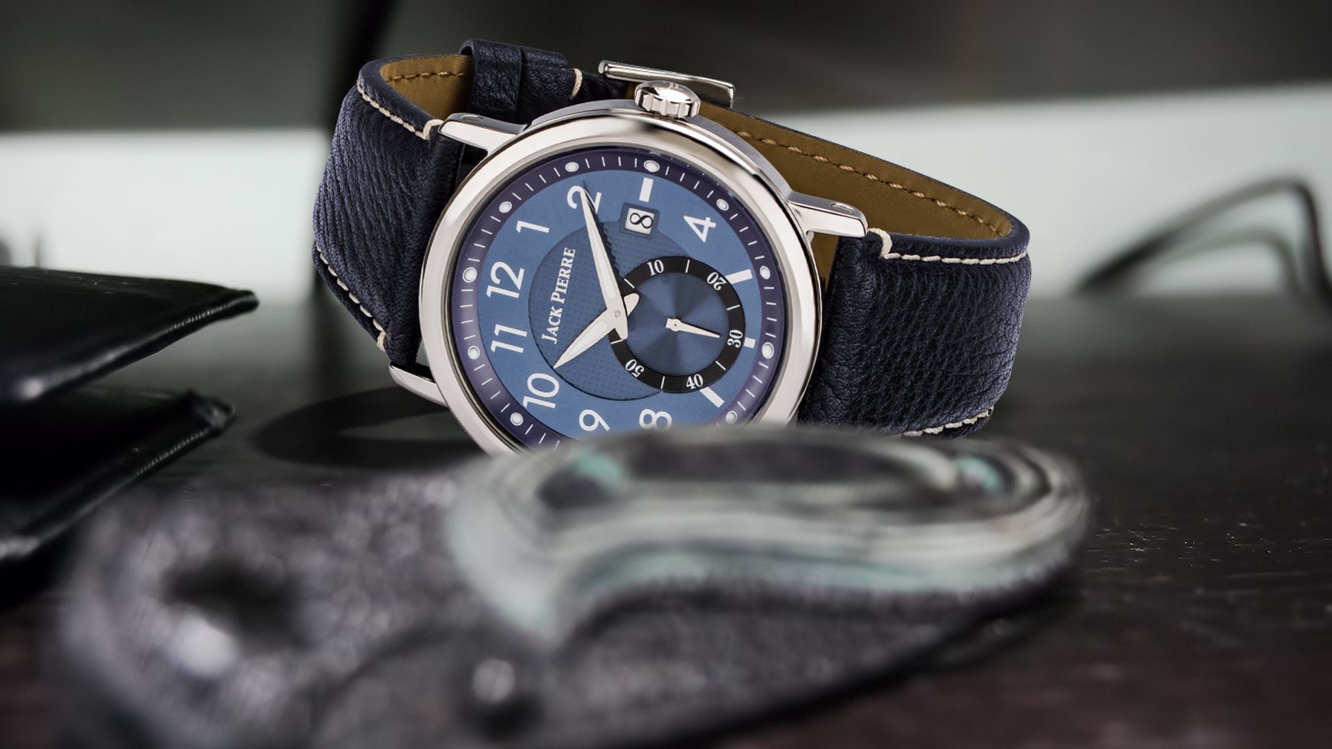 Analog Watch - HD Wallpaper 