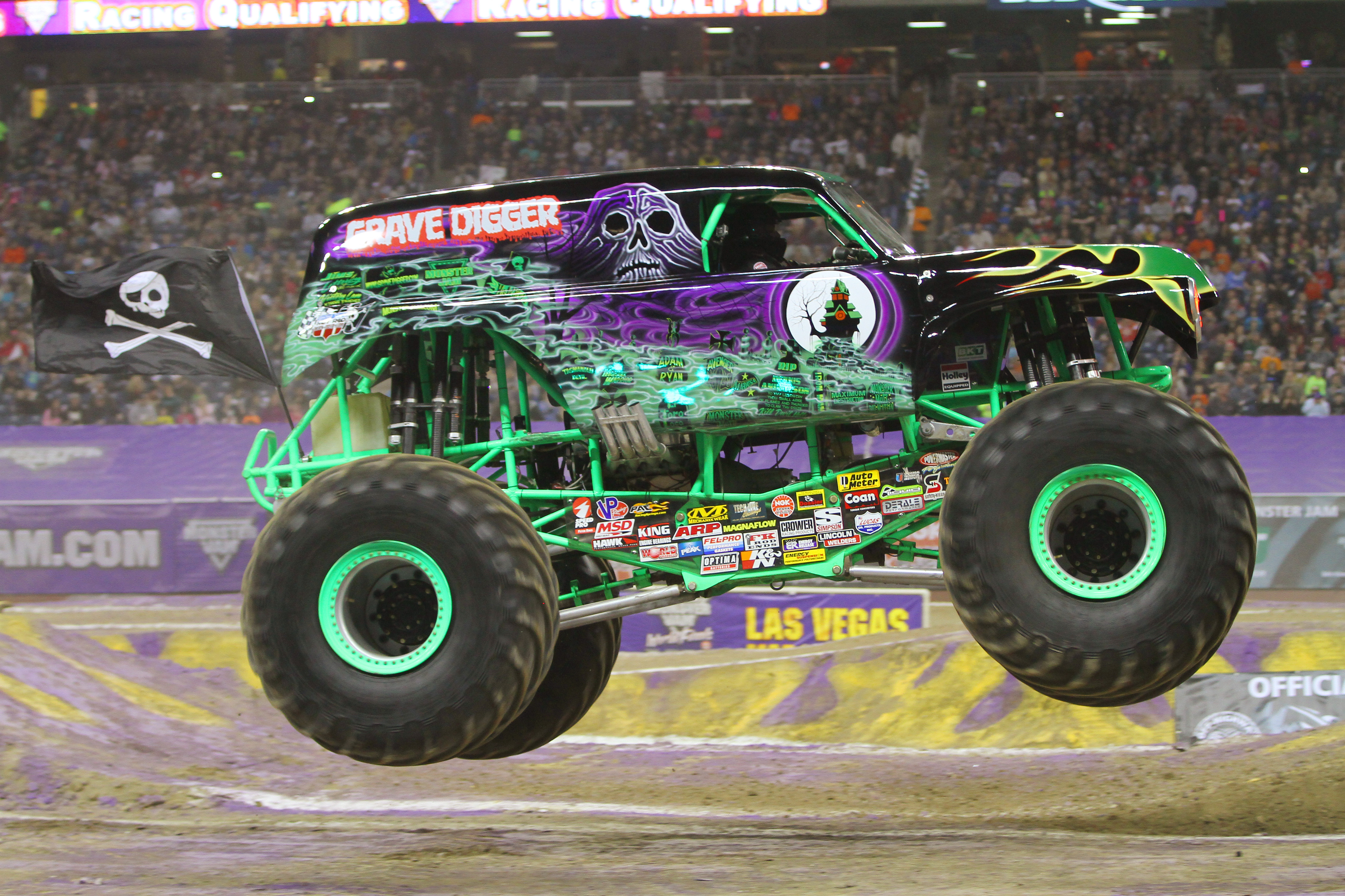 Cool Monster Trucks With Hd Desktop Wallpapers With - Monster Jam Grave Digger Truck - HD Wallpaper 