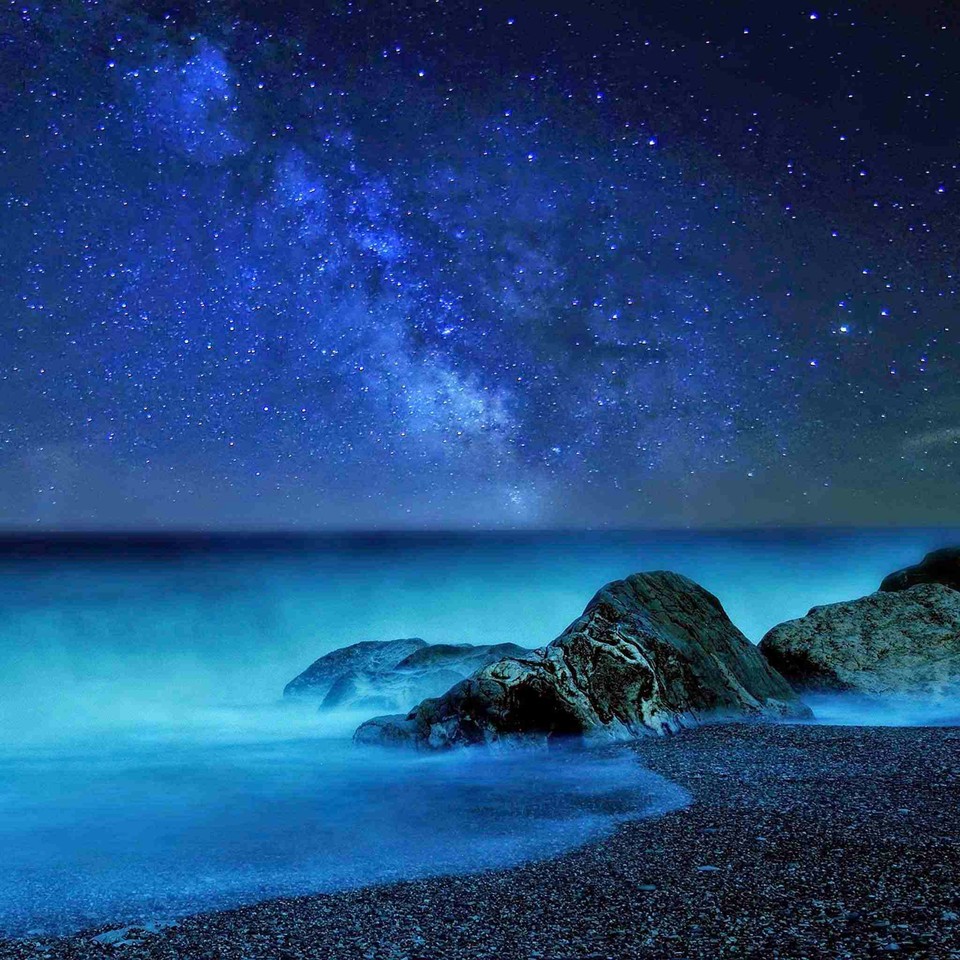 La Notte È Fatta Di Ricordi Di Persone Che Mancano - HD Wallpaper 