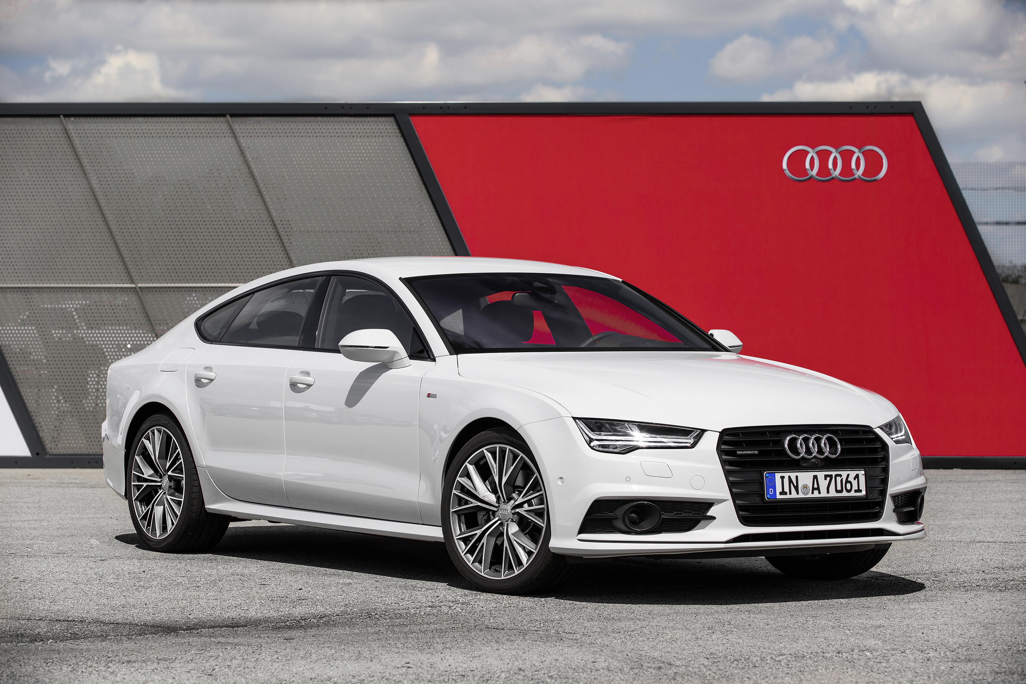 2015 Audi A7 White - HD Wallpaper 