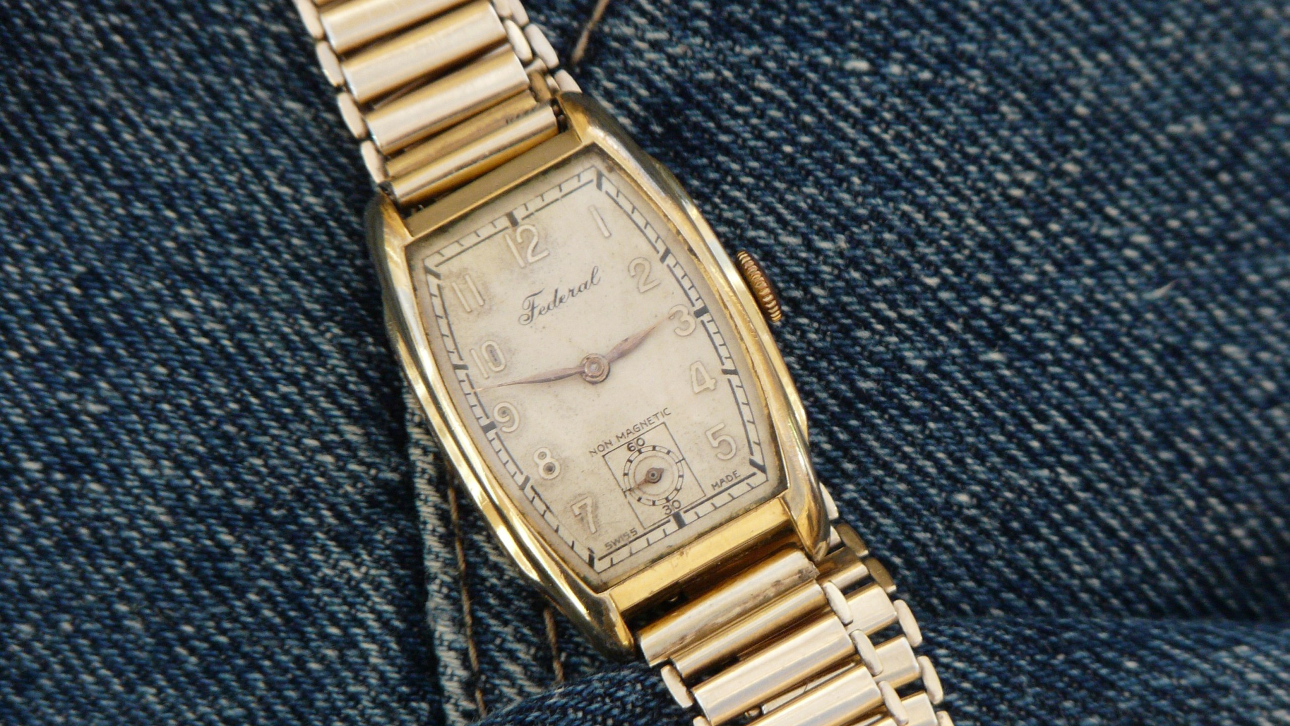 Analog Watch - HD Wallpaper 