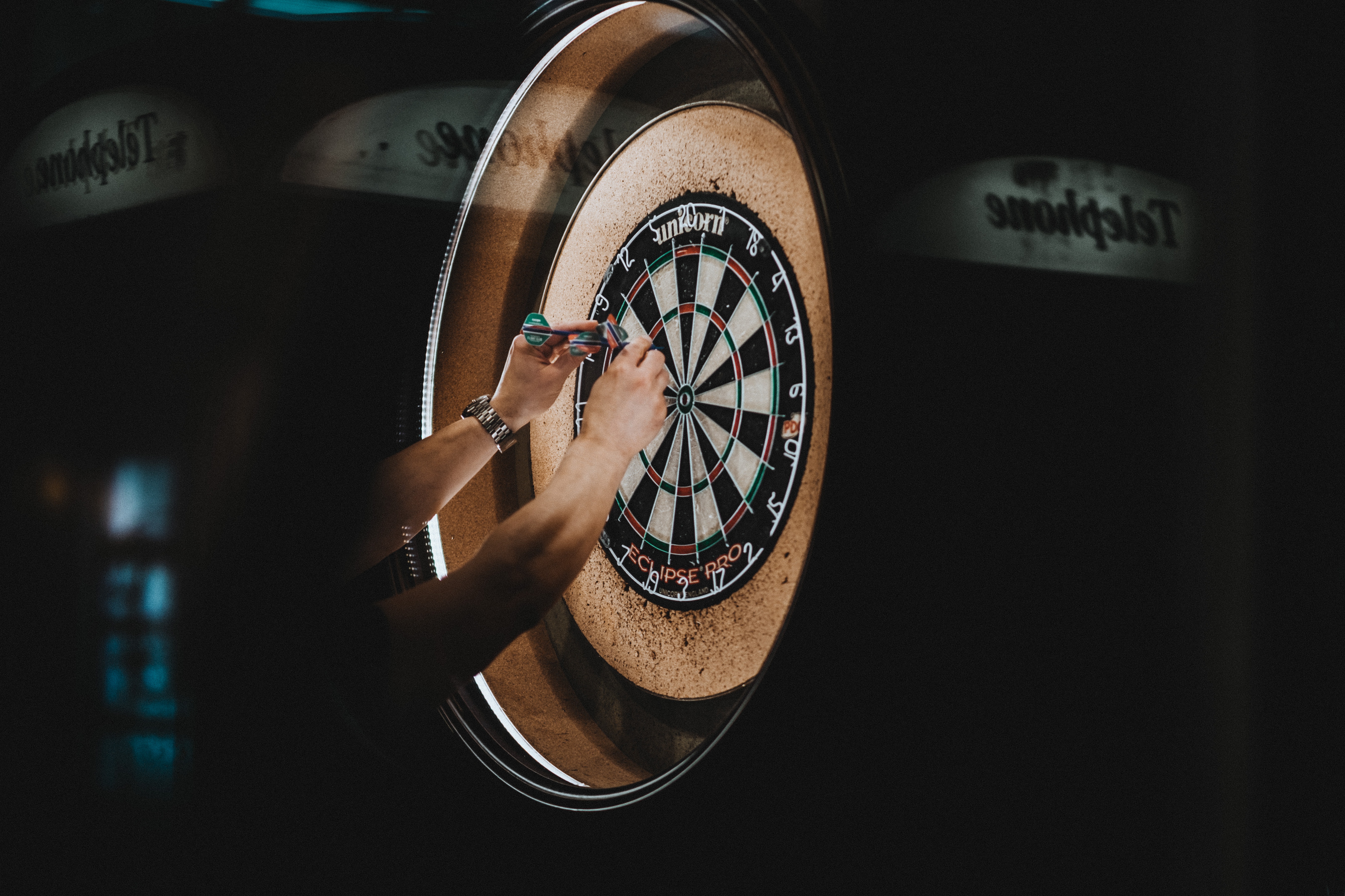 Winmau Blade 4 - HD Wallpaper 
