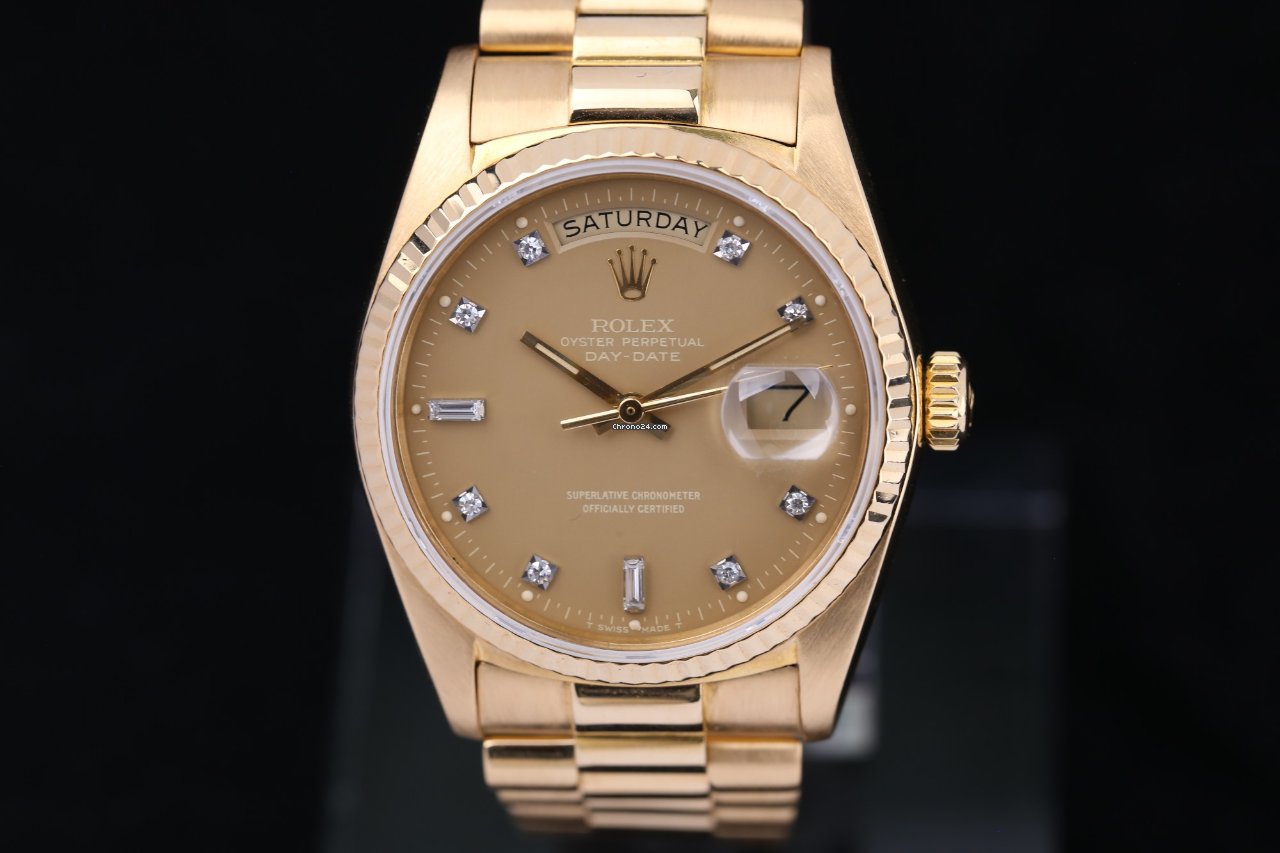 Analog Watch - HD Wallpaper 