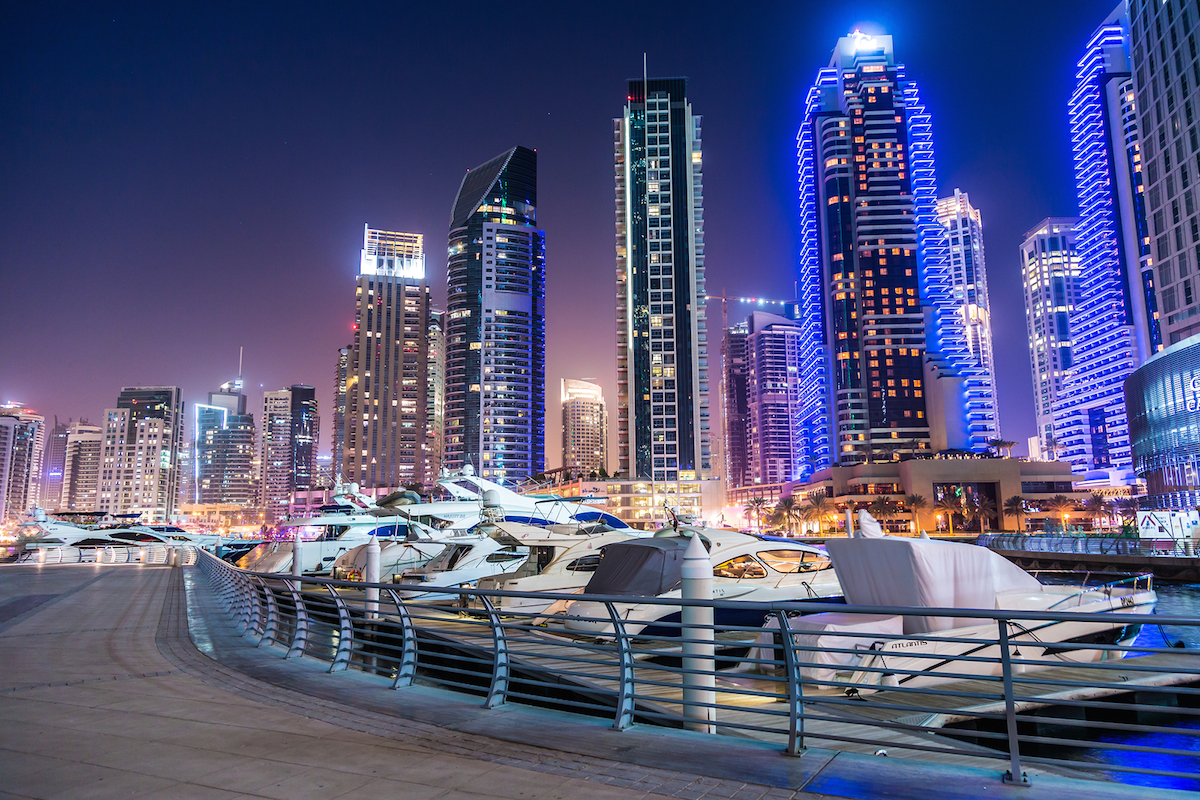 Choosing Where To Live In Dubai City - Dubai Skyscraper Night - HD Wallpaper 