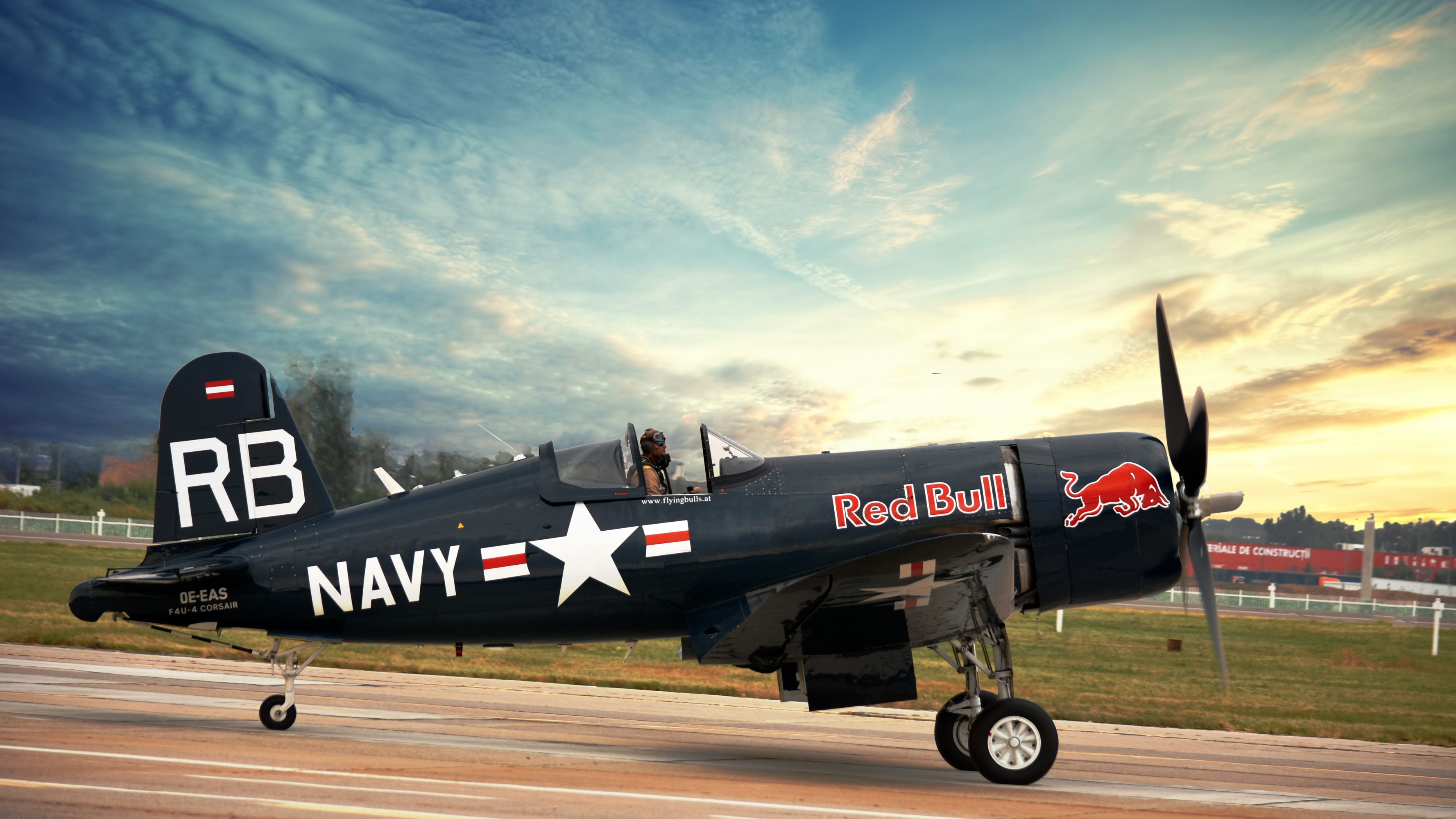 Salzburg Airport - HD Wallpaper 