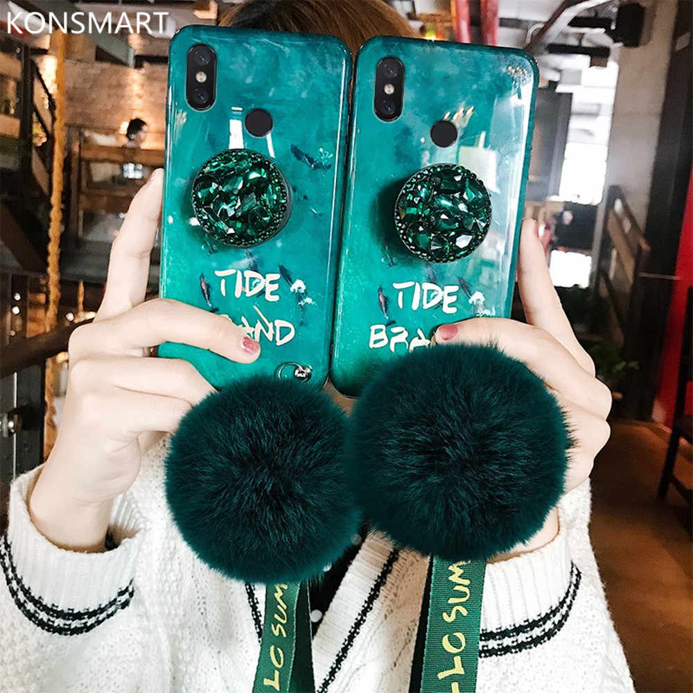 Fur Clothing - HD Wallpaper 