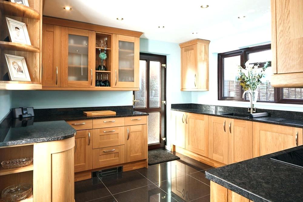 Kitchen Wallpaper Uk Kitchens Why Buy From Solid Wood - Wood Kitchen Cabinets - HD Wallpaper 