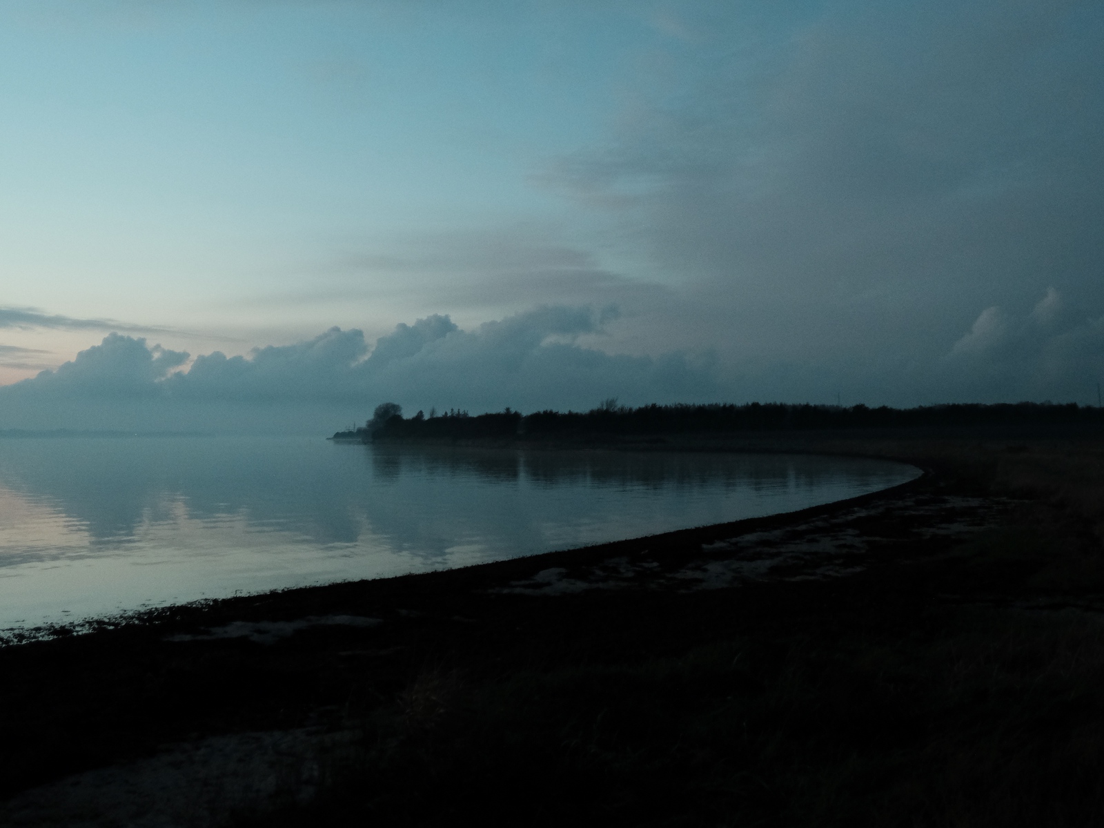 Wallpaper Lake, Coast, Dusk, Landscape, Dark - Sea - HD Wallpaper 
