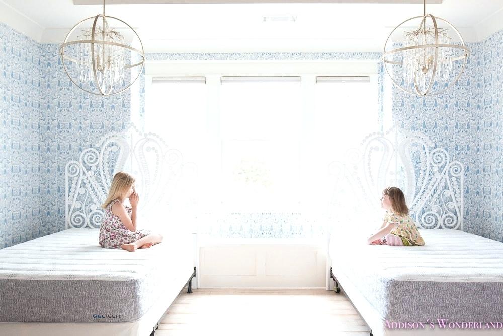 Reclaimed Wood Wallpaper Wallpaper Sherwin Williams - Serena And Lily Blue Bedroom - HD Wallpaper 